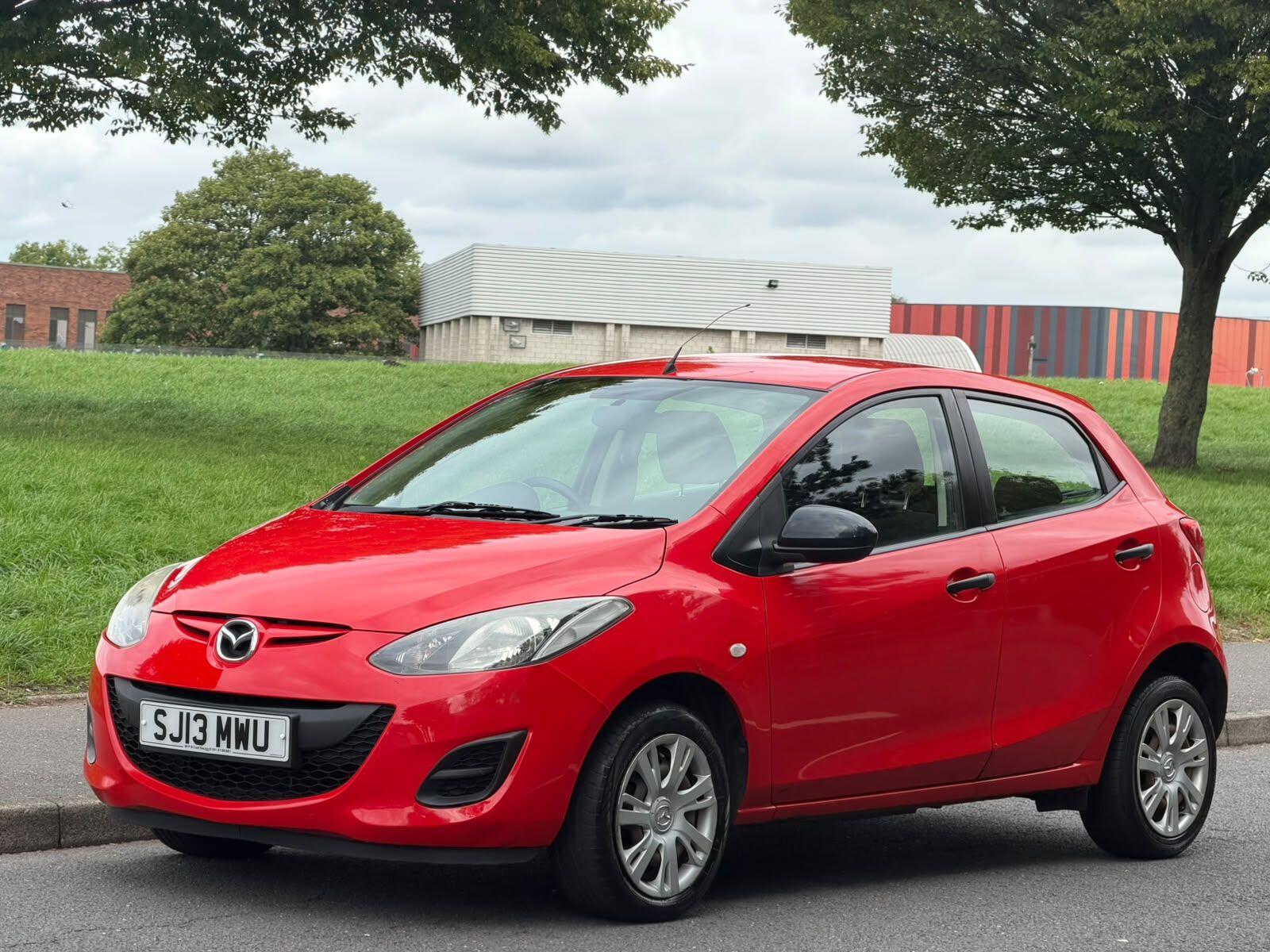 Mazda Mazda2 view 4