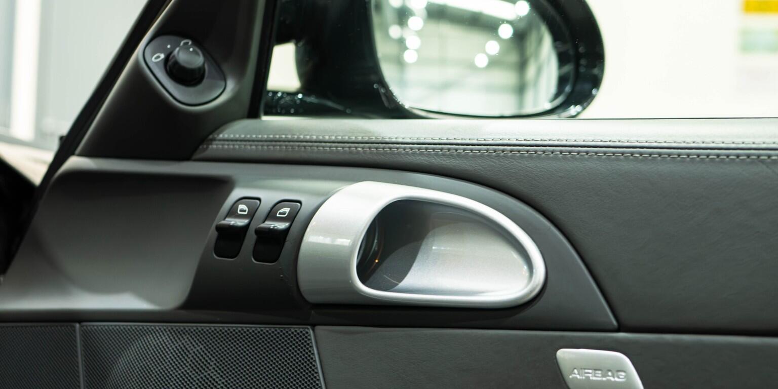Porsche 911 view 24