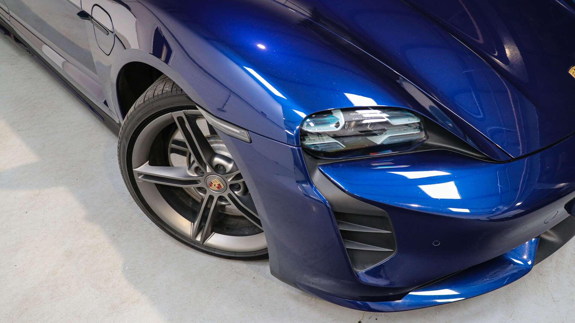 Porsche Taycan view 38