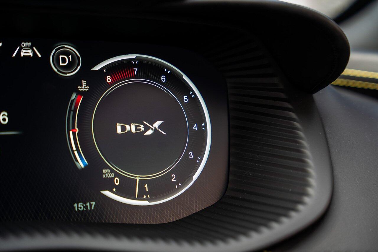 Aston Martin DBX view 95