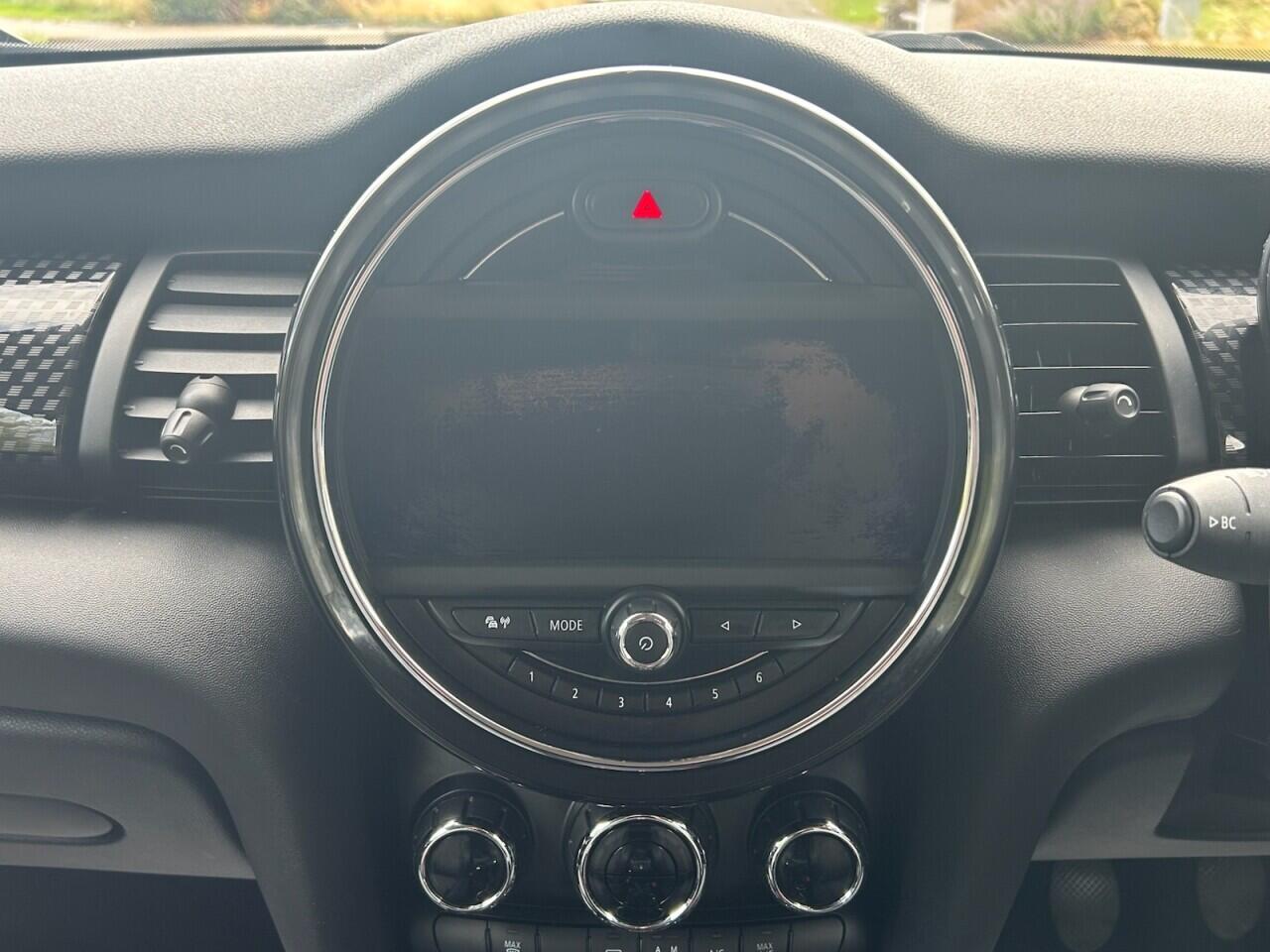 Mini Hatch view 29