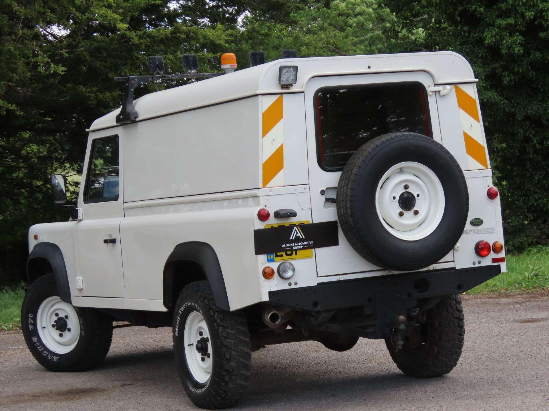 Land Rover Defender view 6