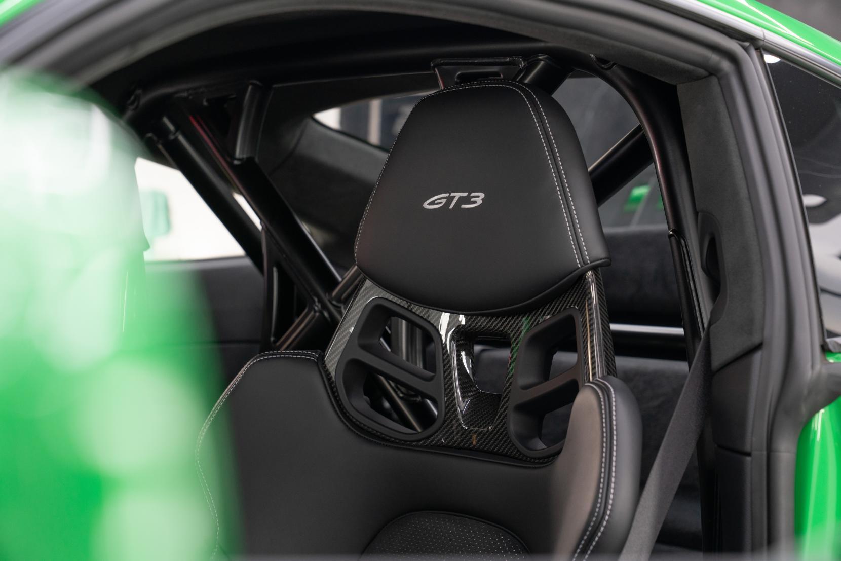 Porsche 911 view 12