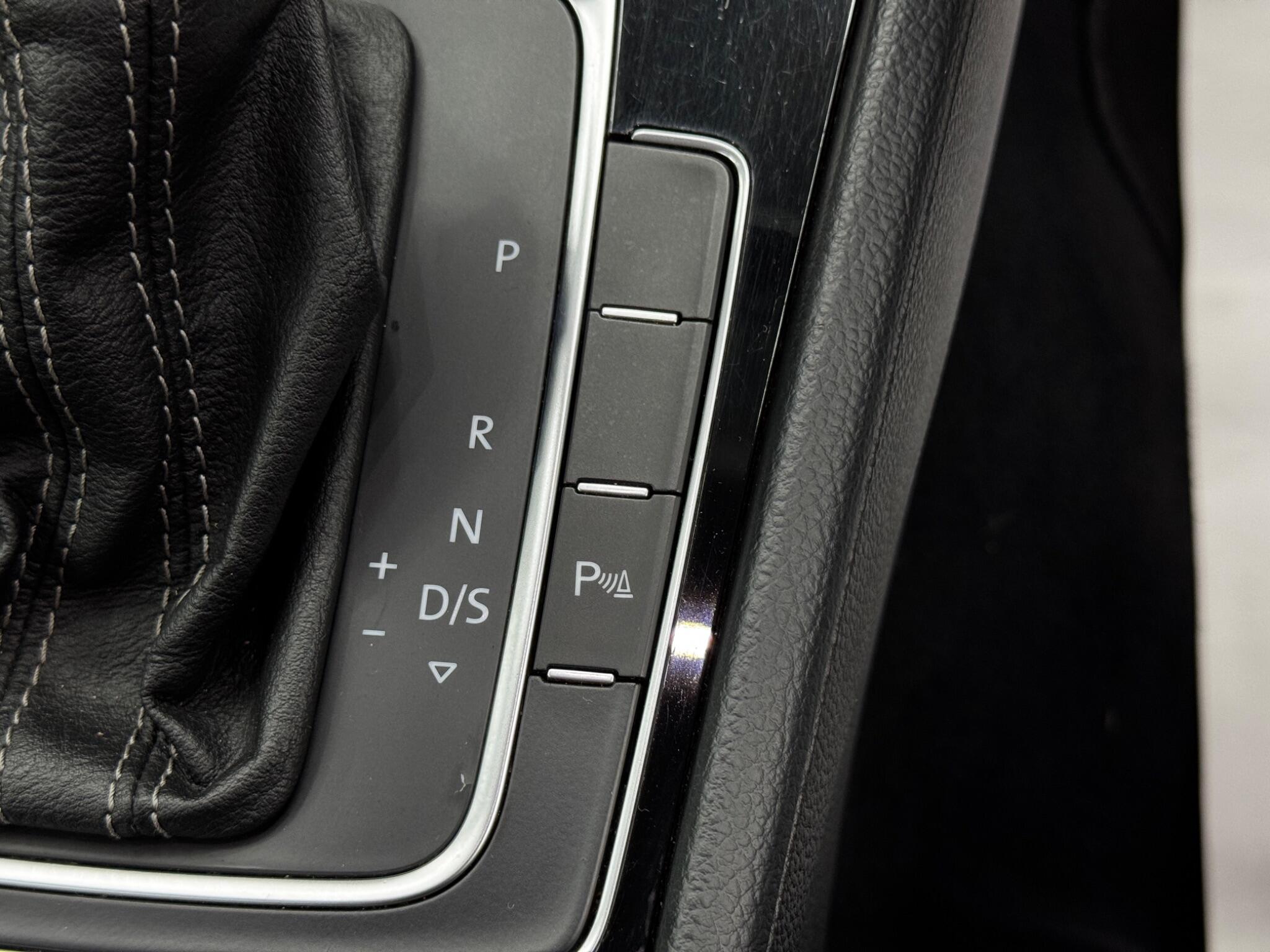 Volkswagen Golf view 27