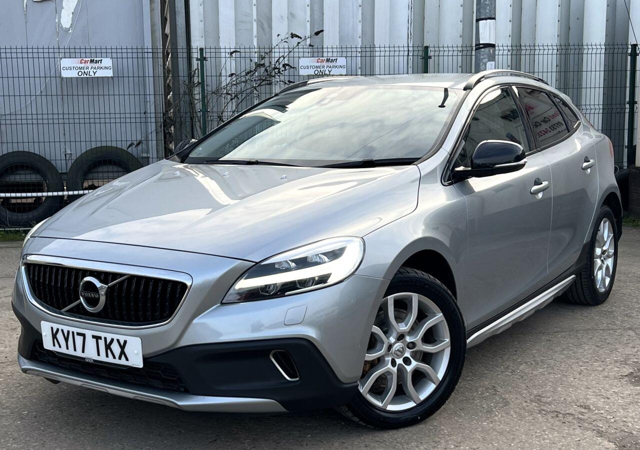 Volvo V40 Cross Country view 2