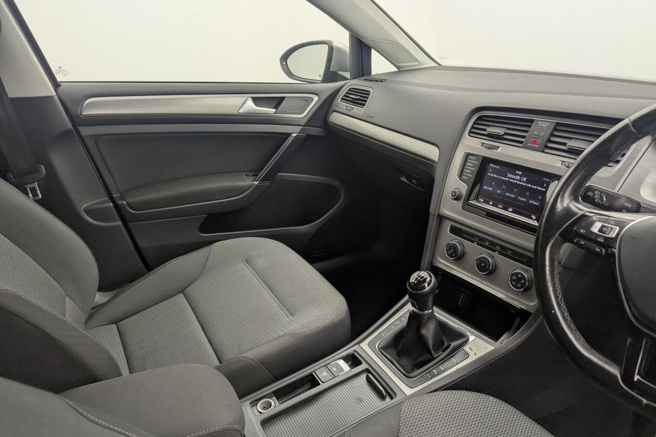 Volkswagen Golf view 33
