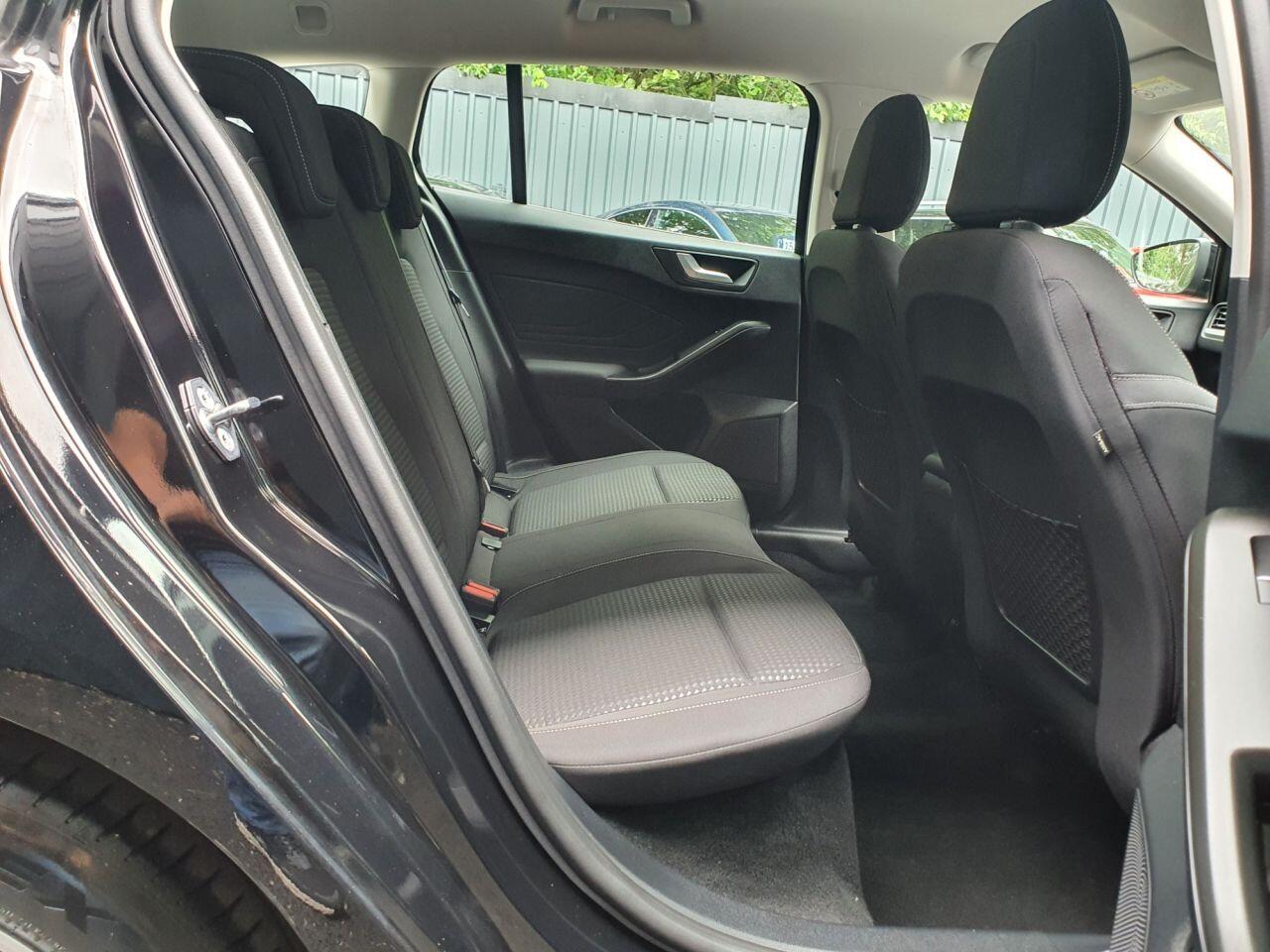 Ford Focus view 17