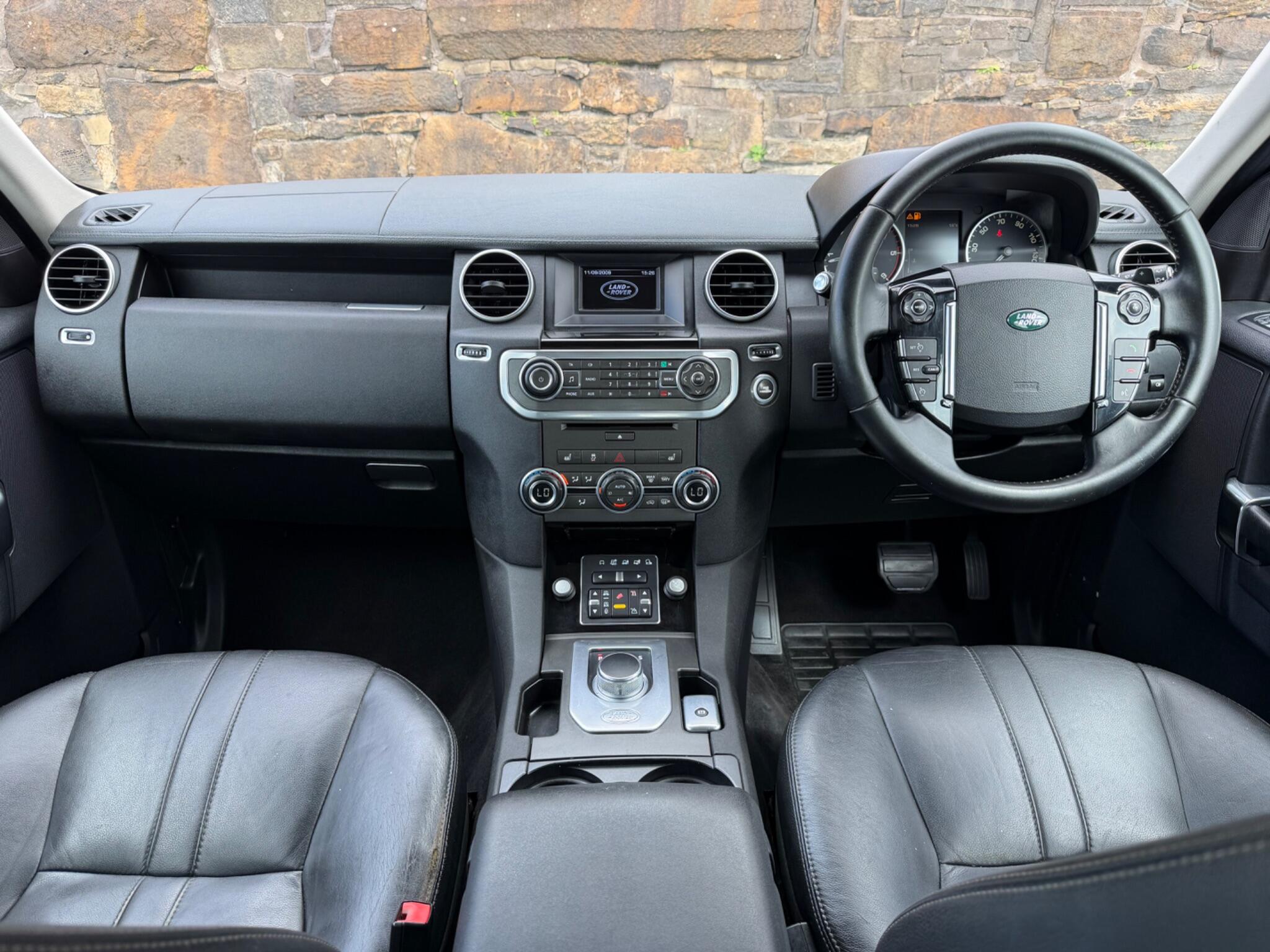 Land Rover Discovery view 9