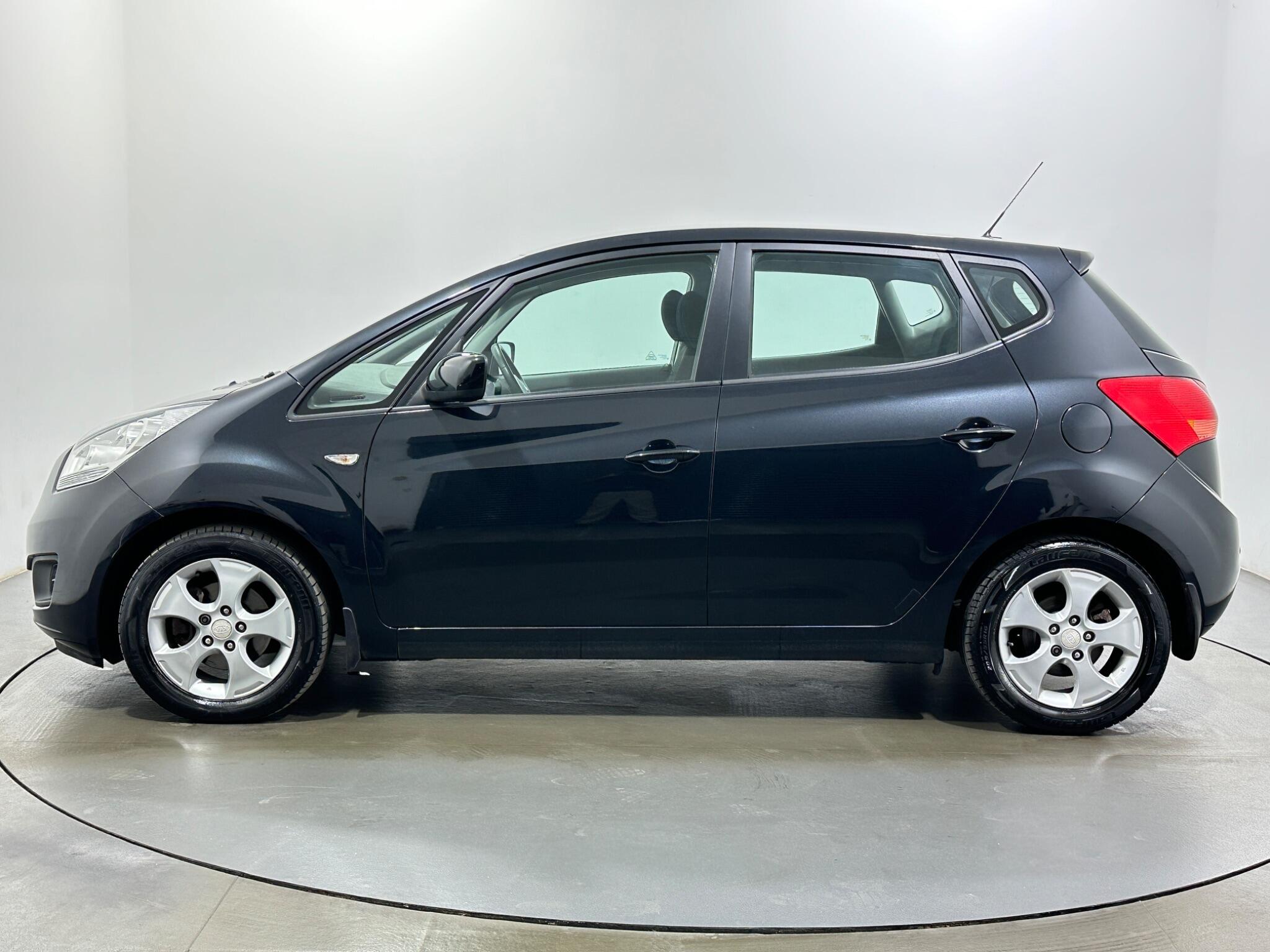 Kia Venga view 5