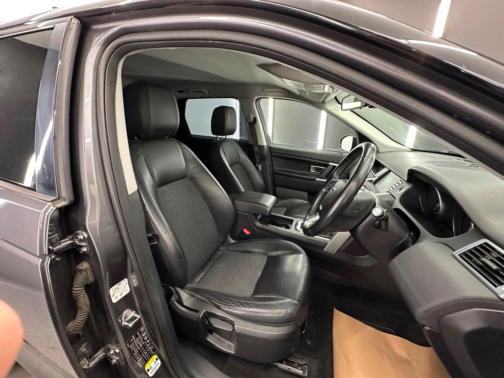 Land Rover Discovery Sport view 25