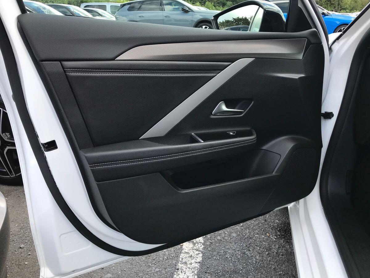 Vauxhall Astra view 16