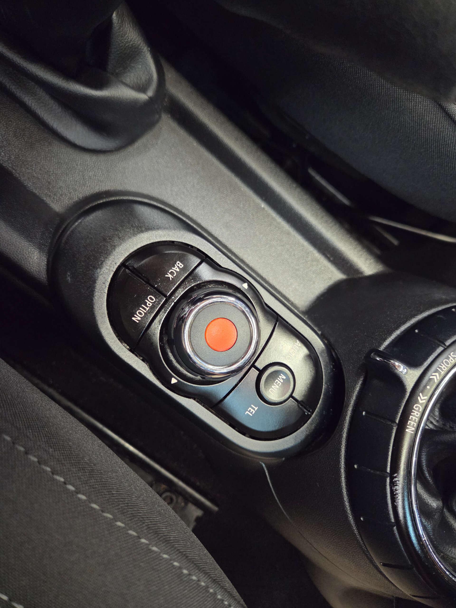 Mini Convertible view 23