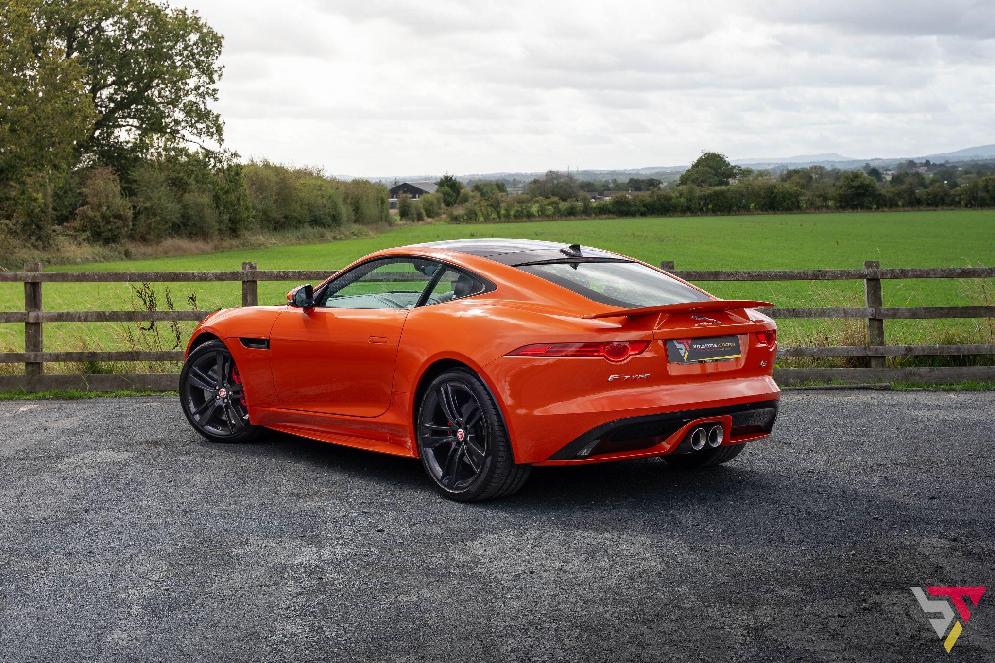 Jaguar F-Type view 3