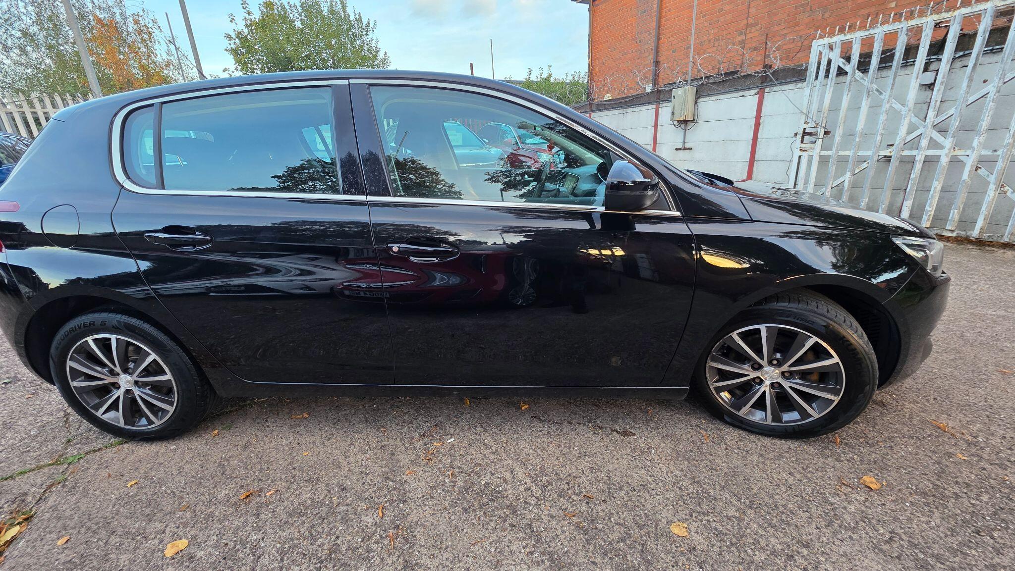 Peugeot 308 view 16