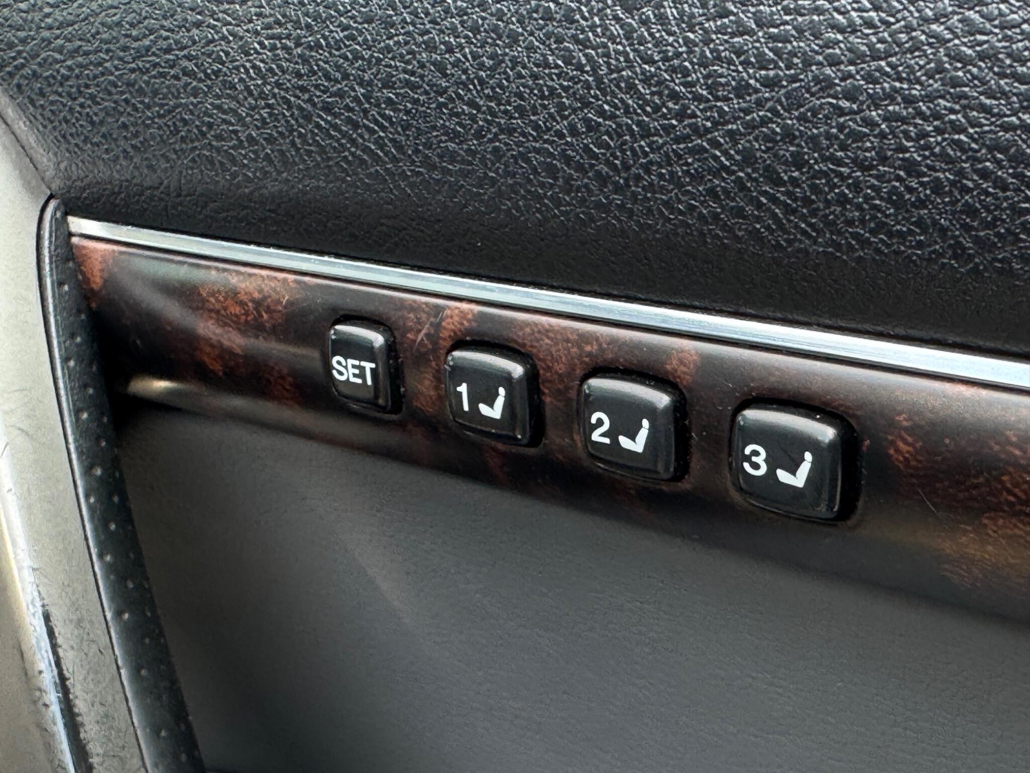 Toyota Land Cruiser view 24