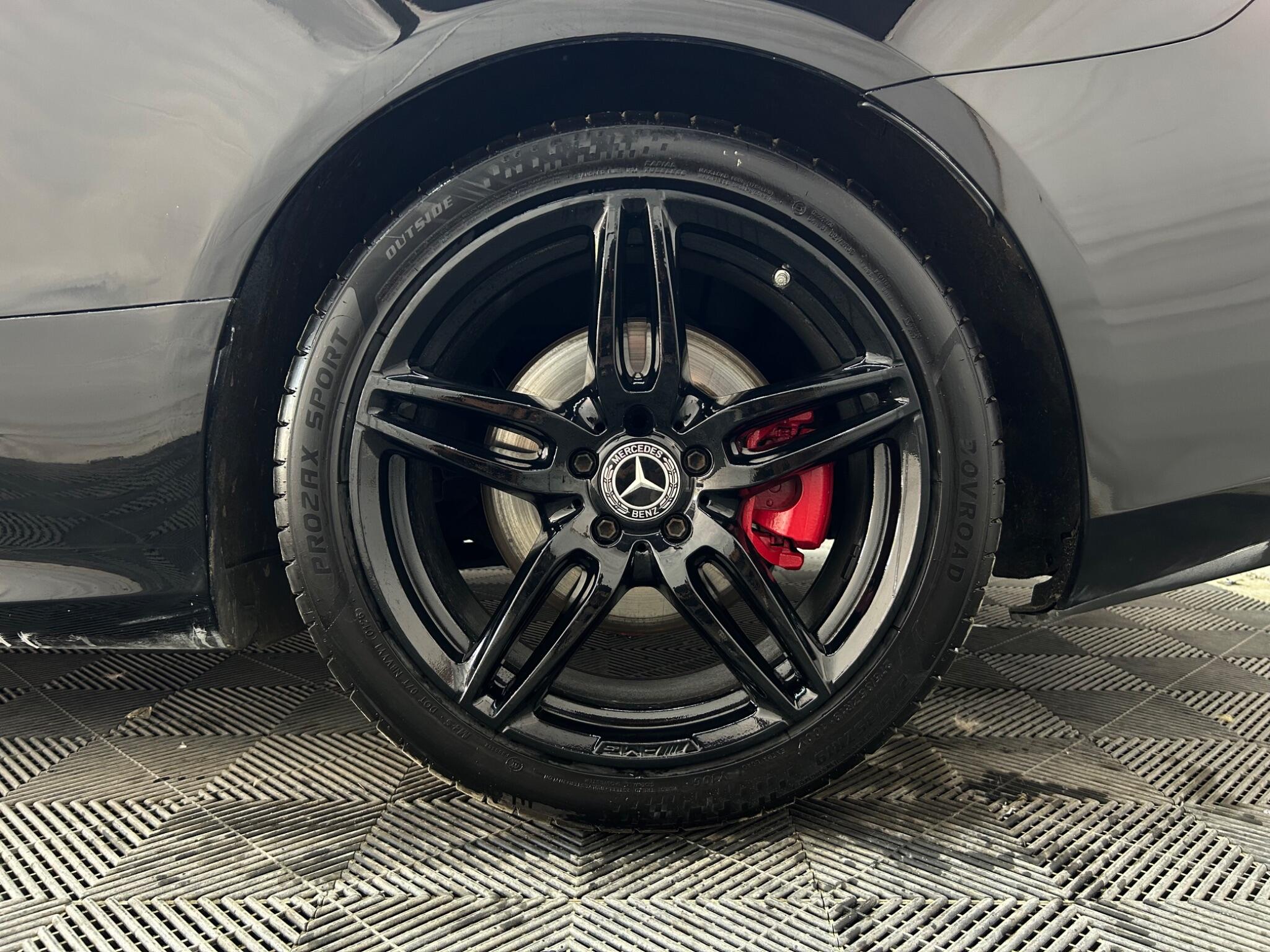 Mercedes-Benz E Class view 34
