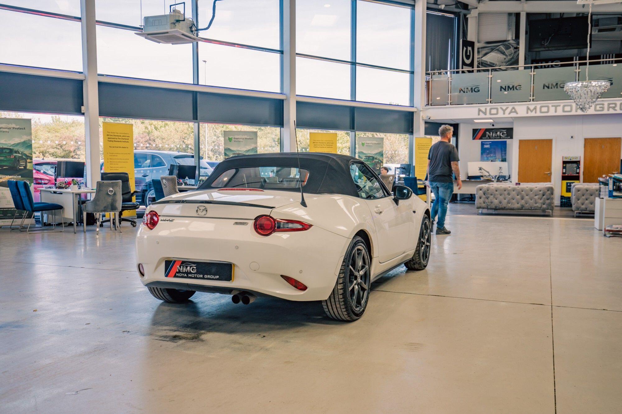 Mazda MX-5 view 26