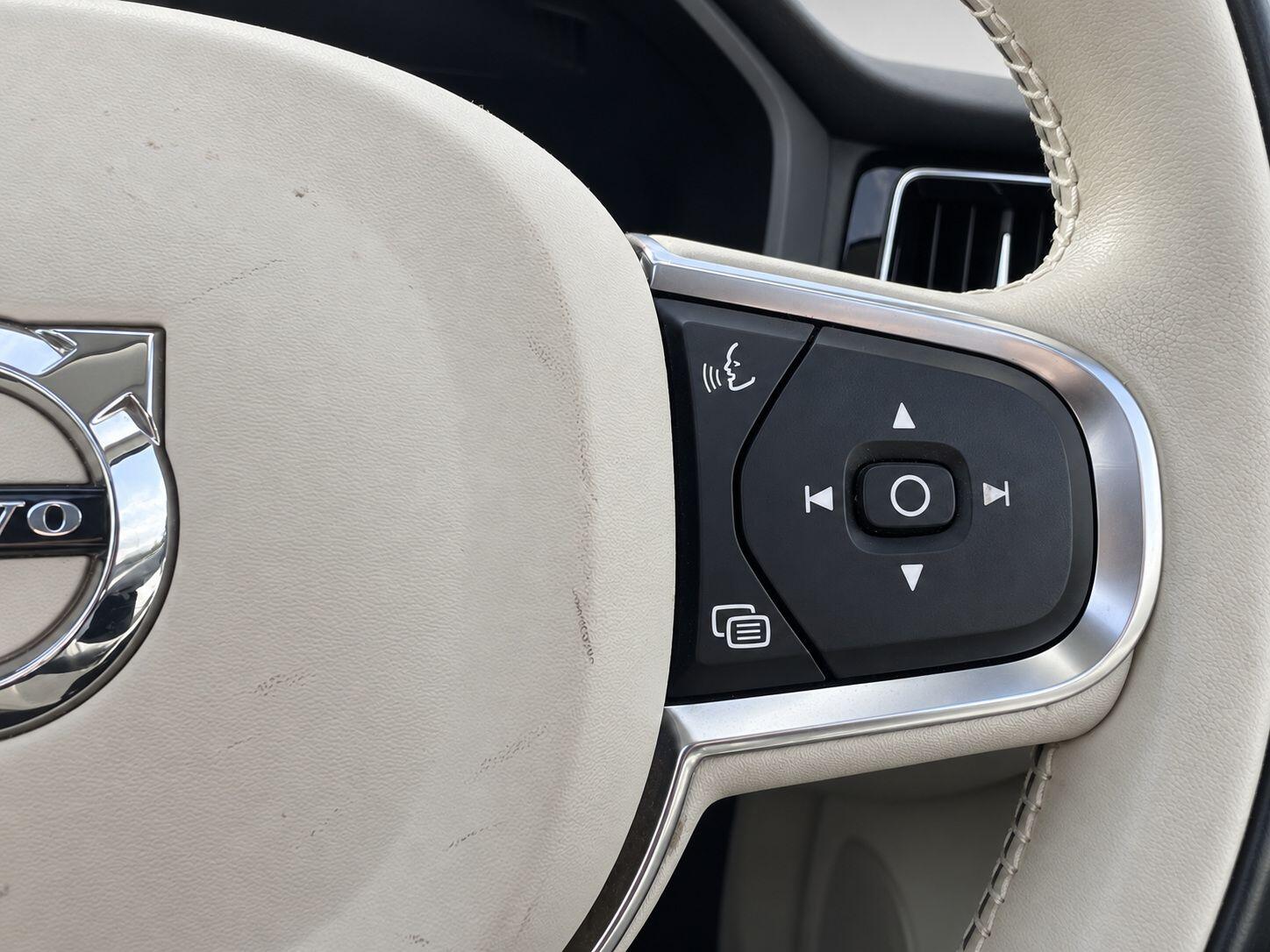 Volvo XC60 view 28