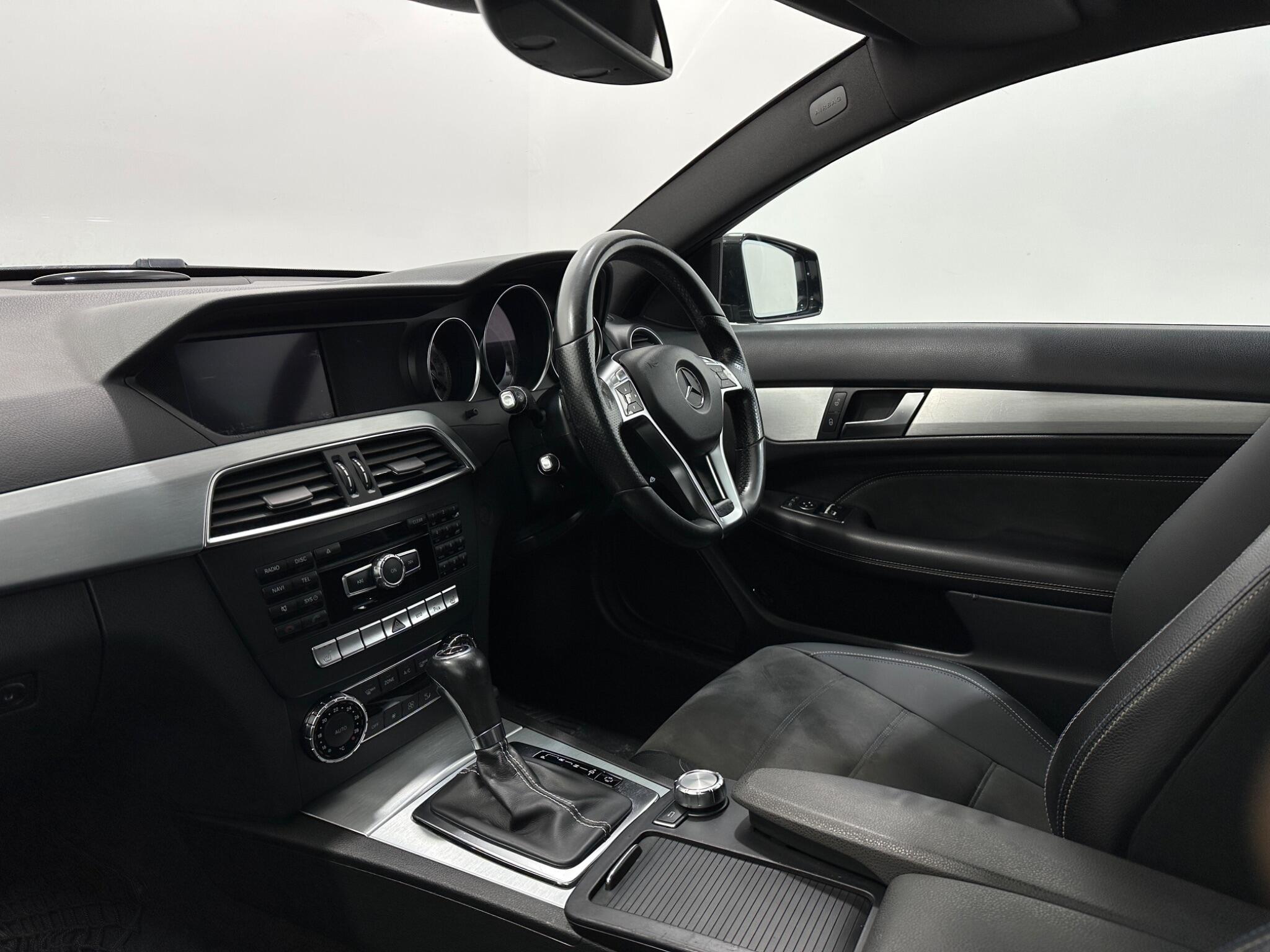 Mercedes-Benz C-Class view 29