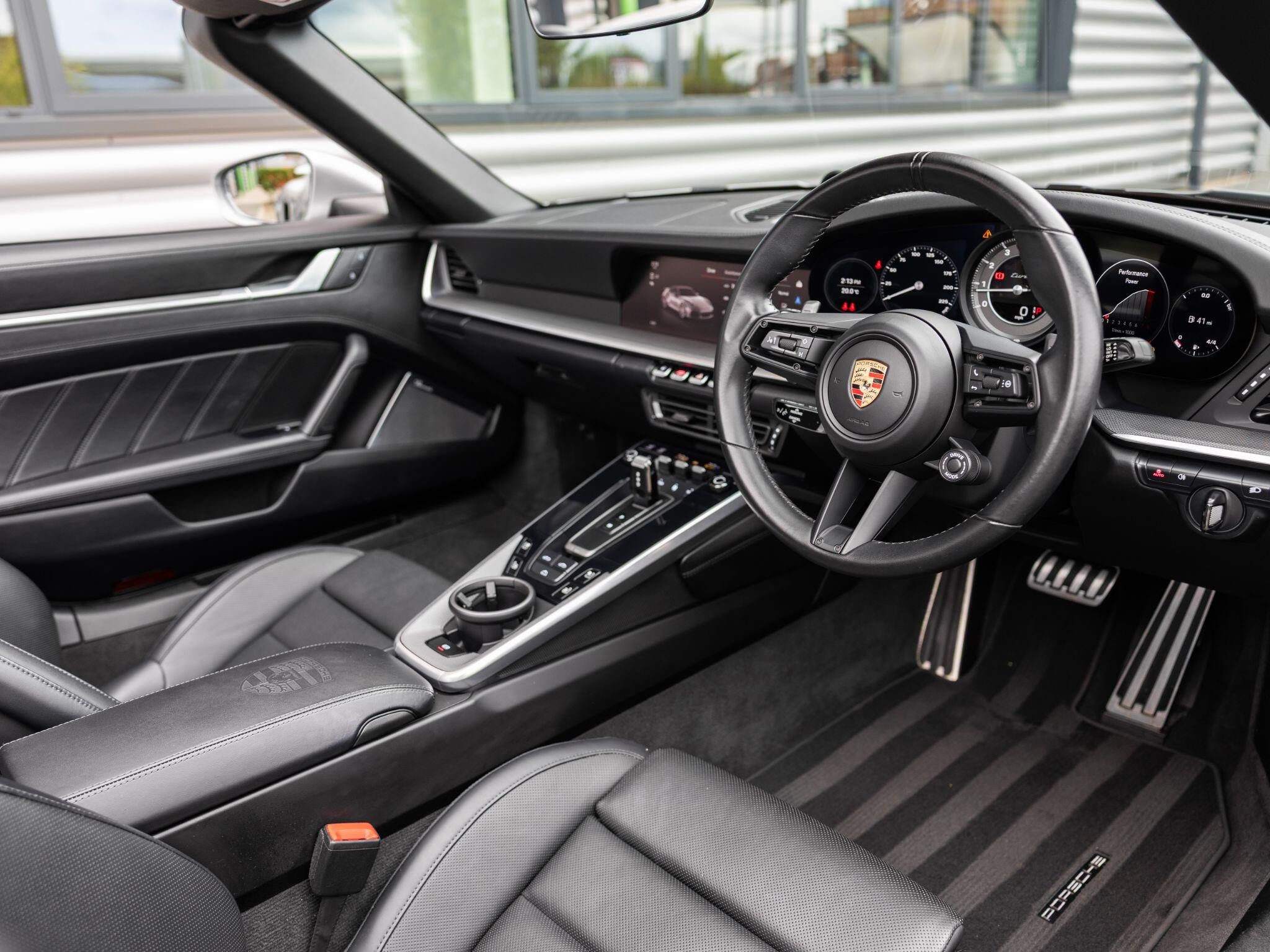 Porsche 911 view 29