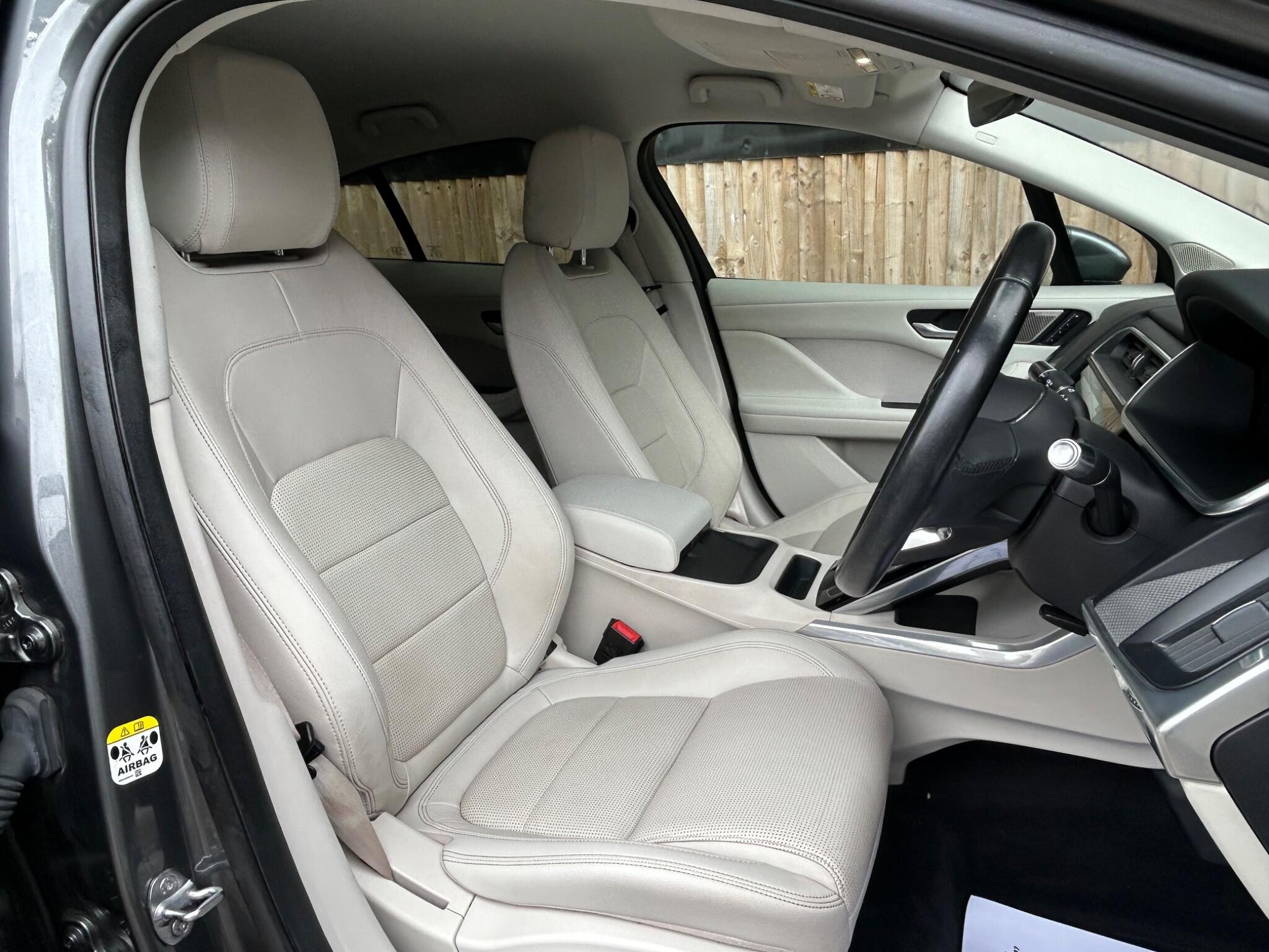 Jaguar I-Pace view 3