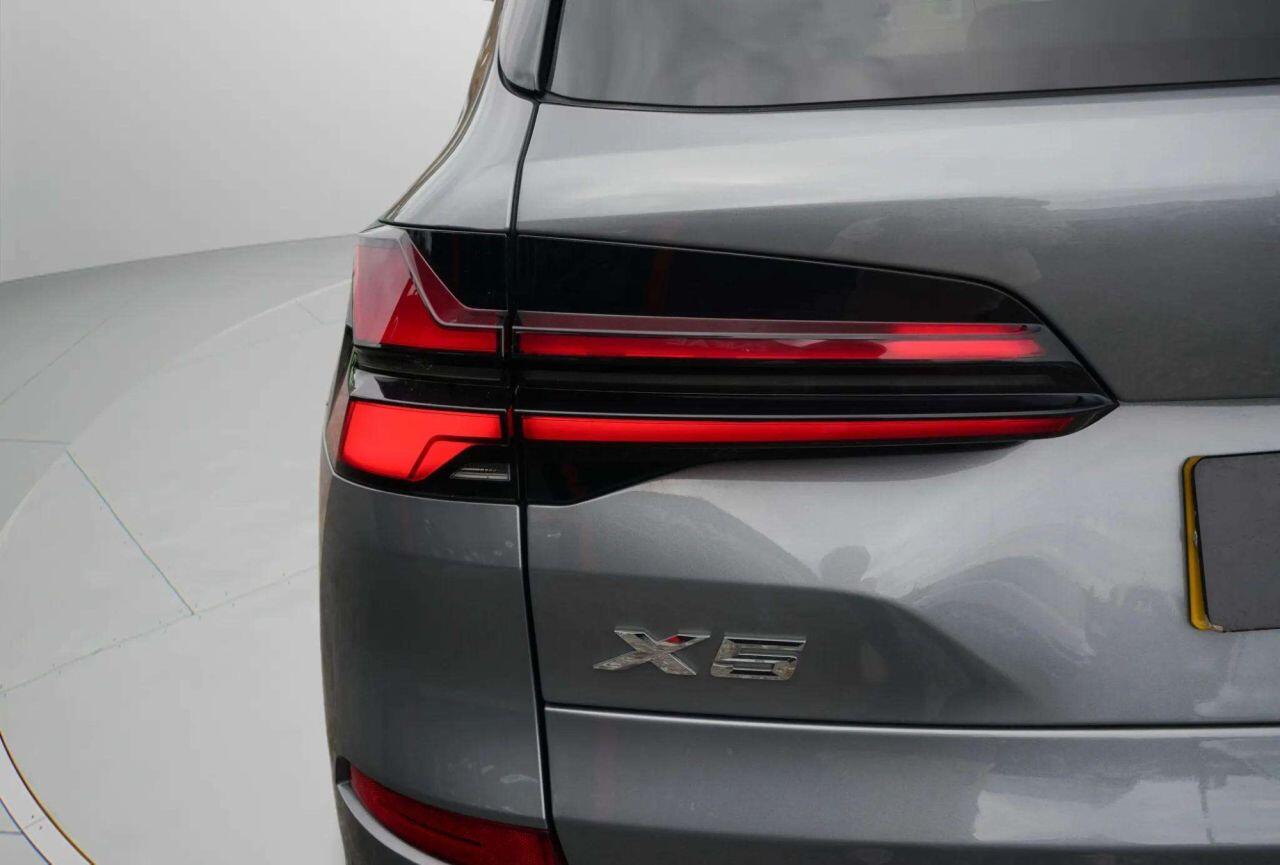 BMW X5 view 13