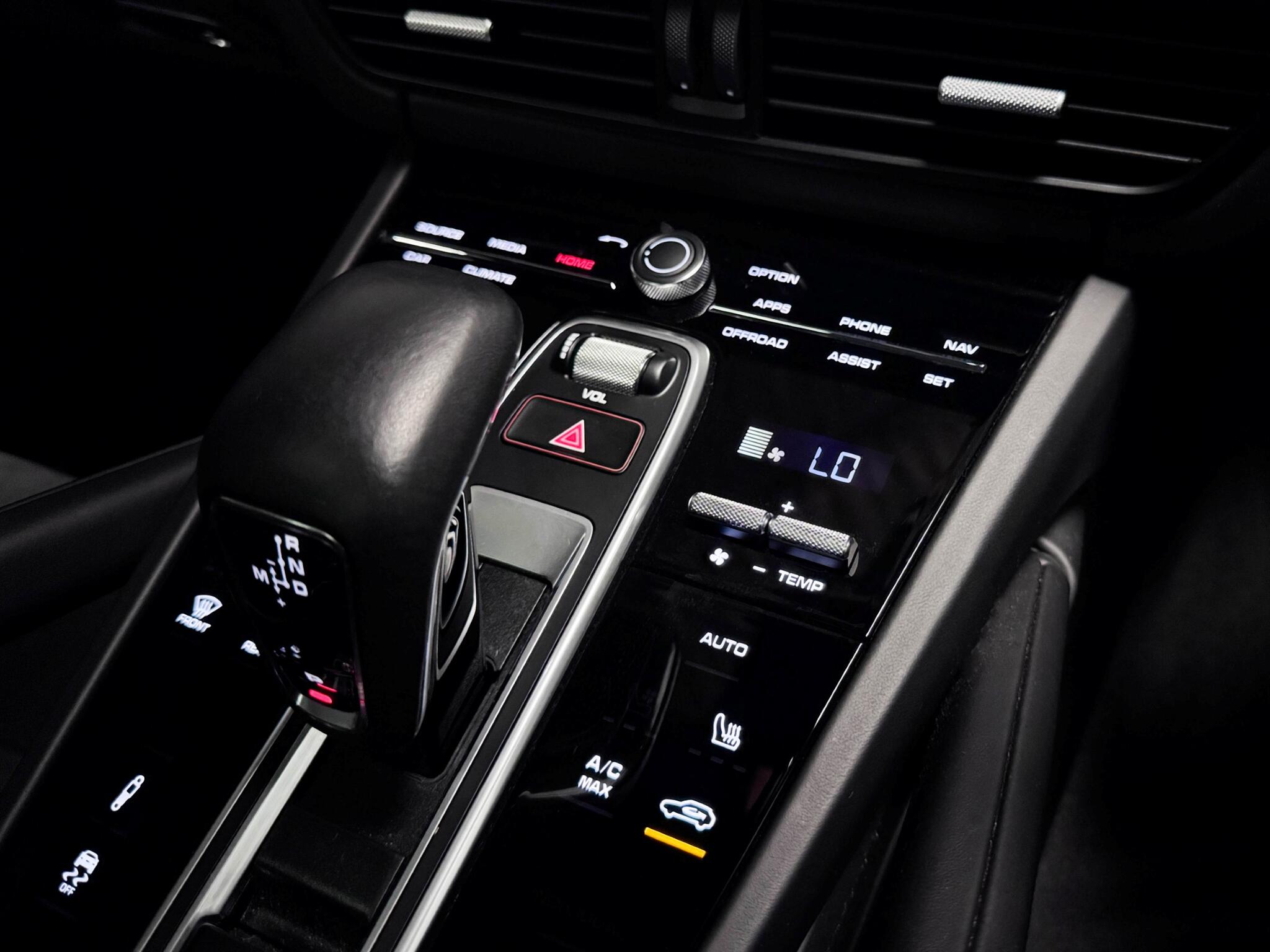 Porsche Cayenne view 41