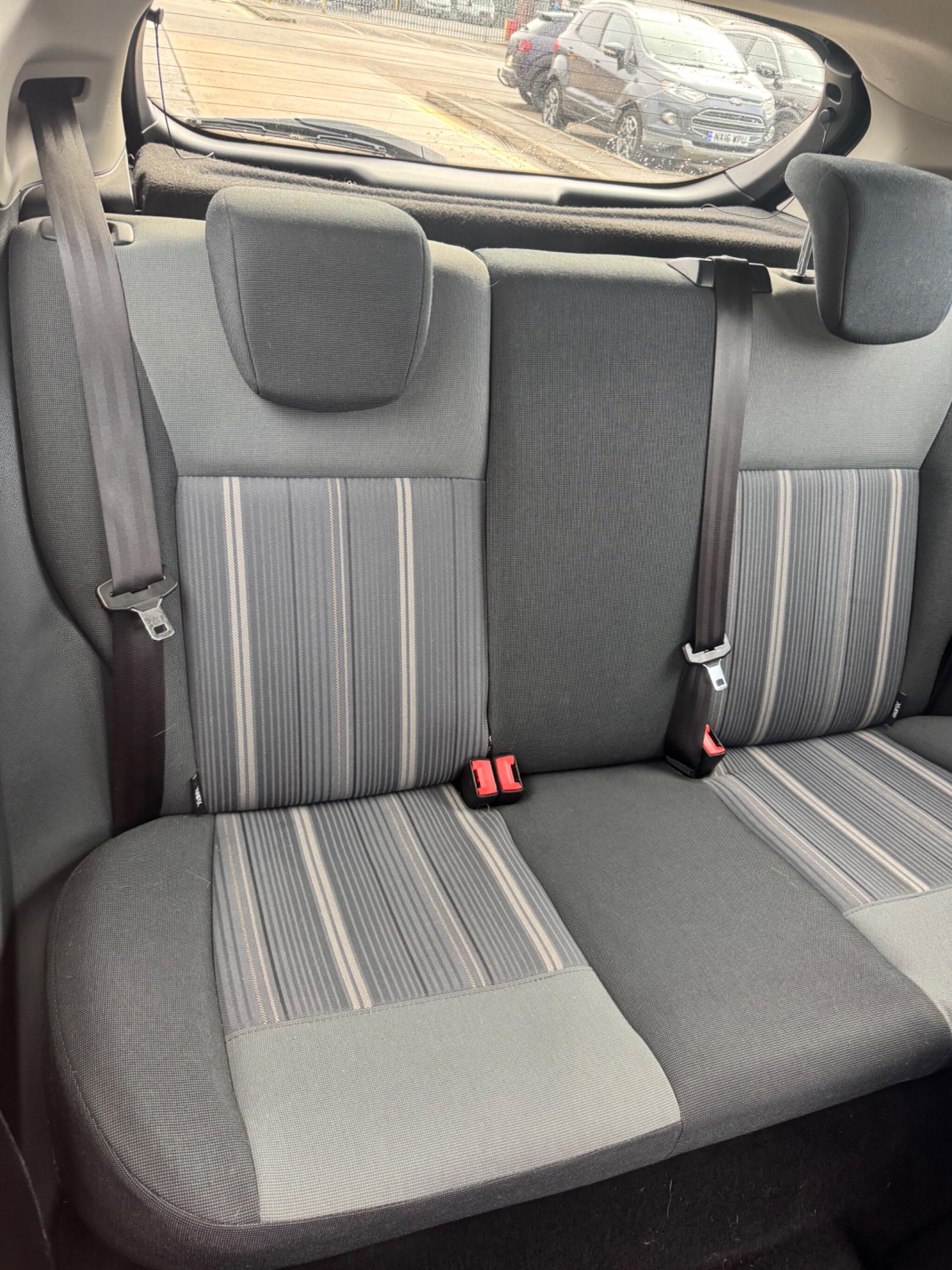 Ford Fiesta view 29