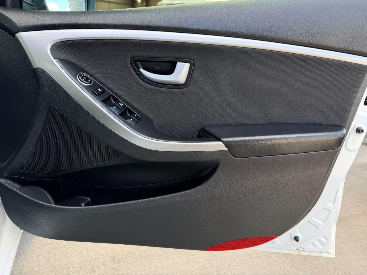 Hyundai I30 view 15