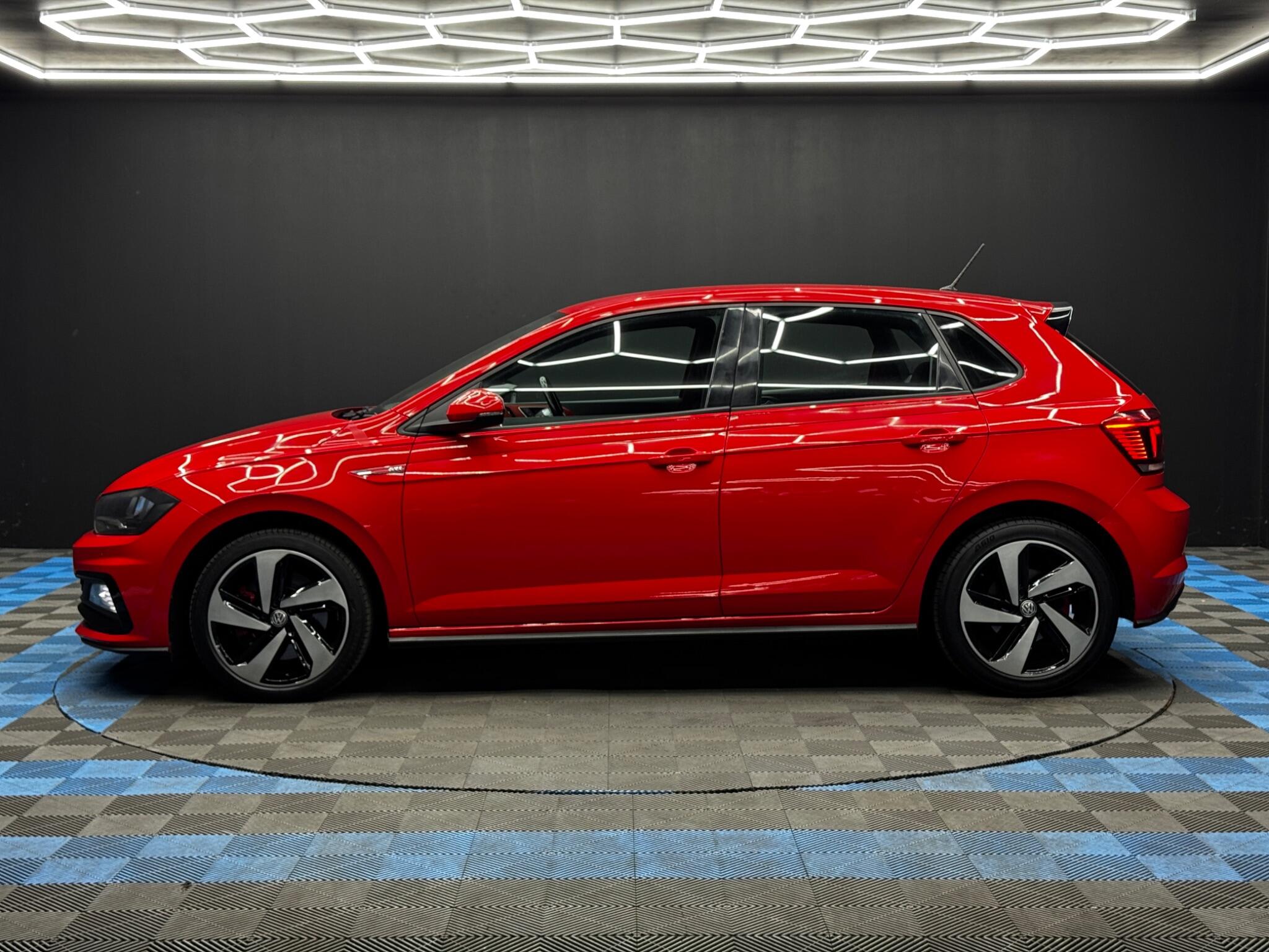 Volkswagen Polo view 8