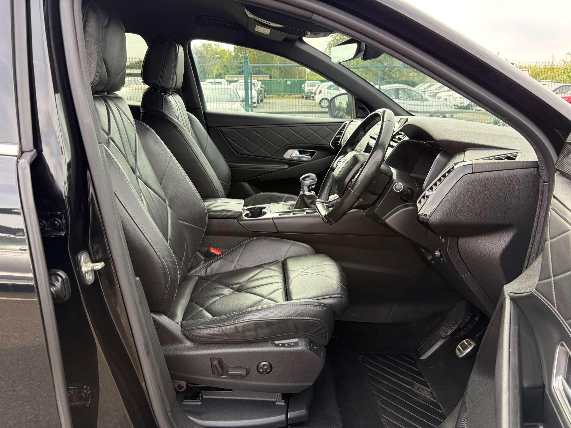 DS Automobiles DS 7 Crossback view 30