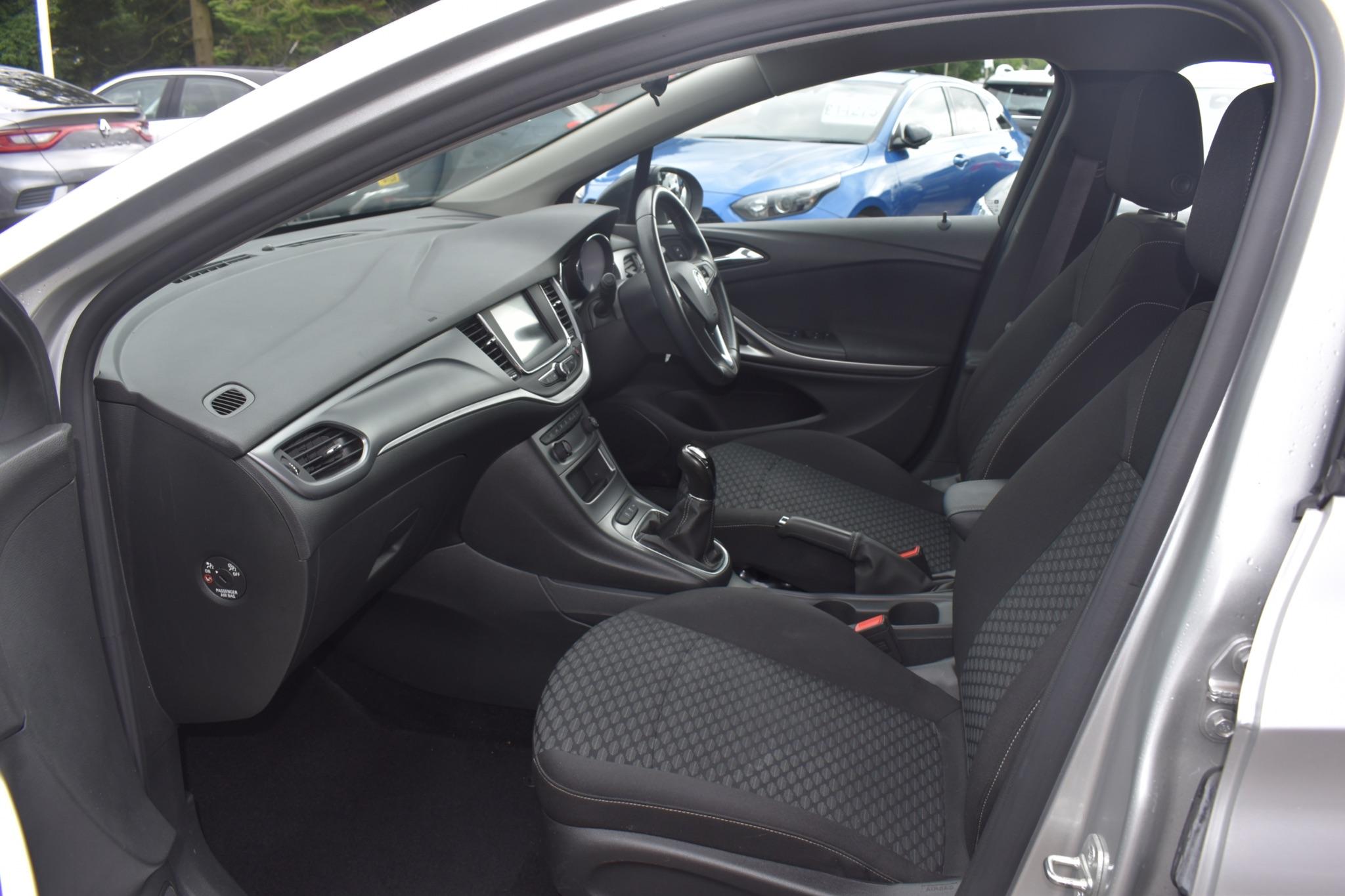 Astra - 1.2 Turbo Business Edition Nav Sports Tourer Euro 6 (s/s) 5dr - Image 17