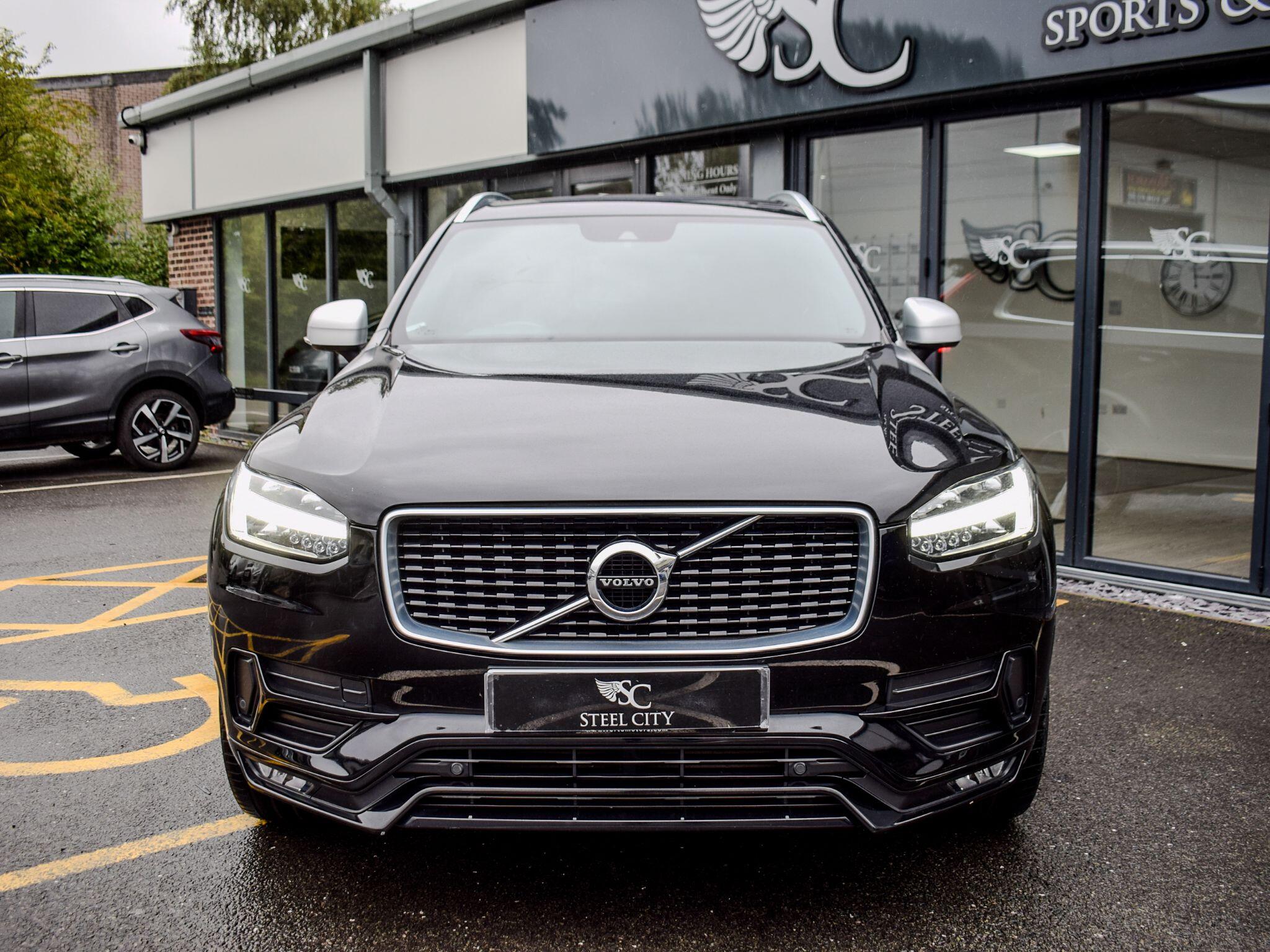 Volvo XC90 view 3
