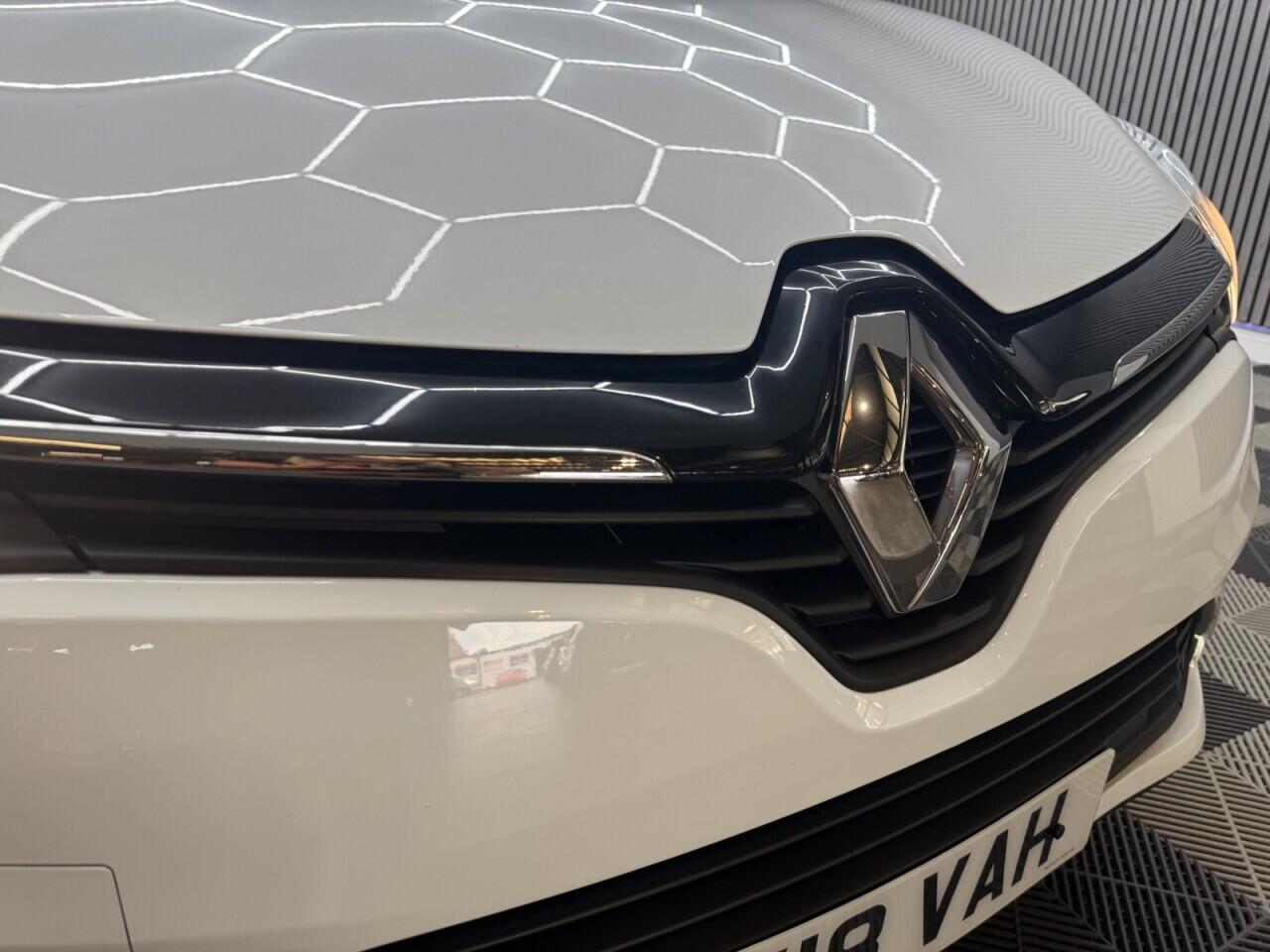 Renault Clio view 25