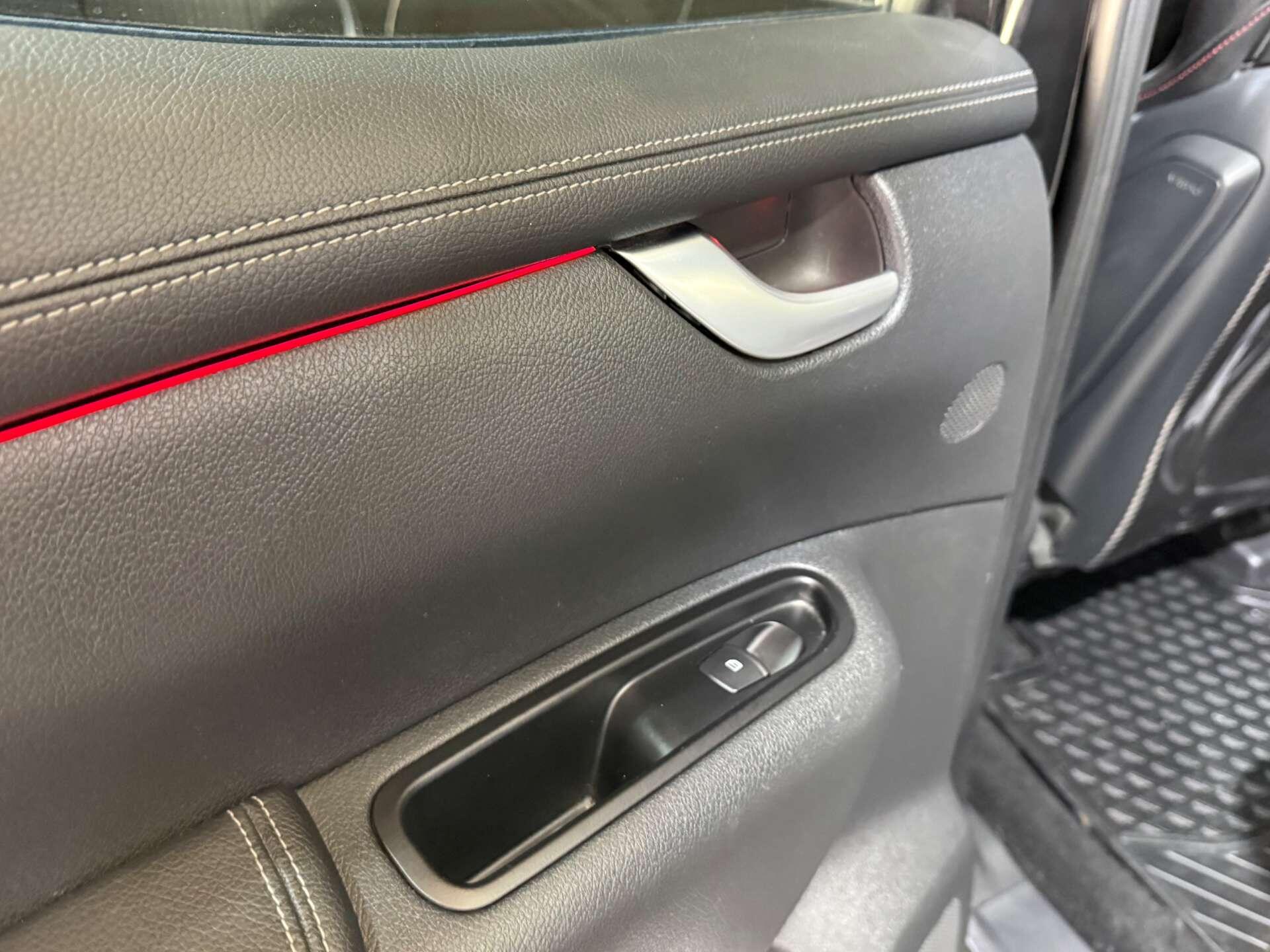 Mercedes-Benz X Class view 18