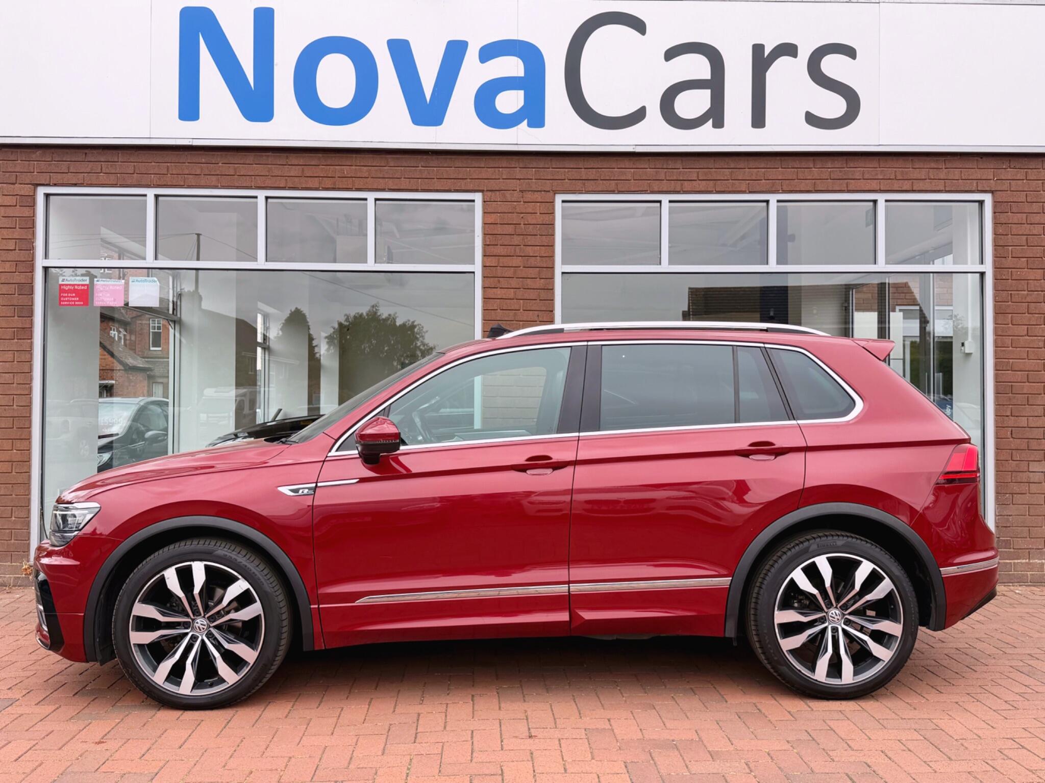 Volkswagen Tiguan view 3