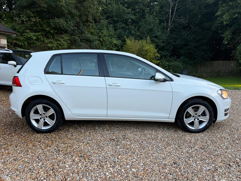 Volkswagen Golf view 5