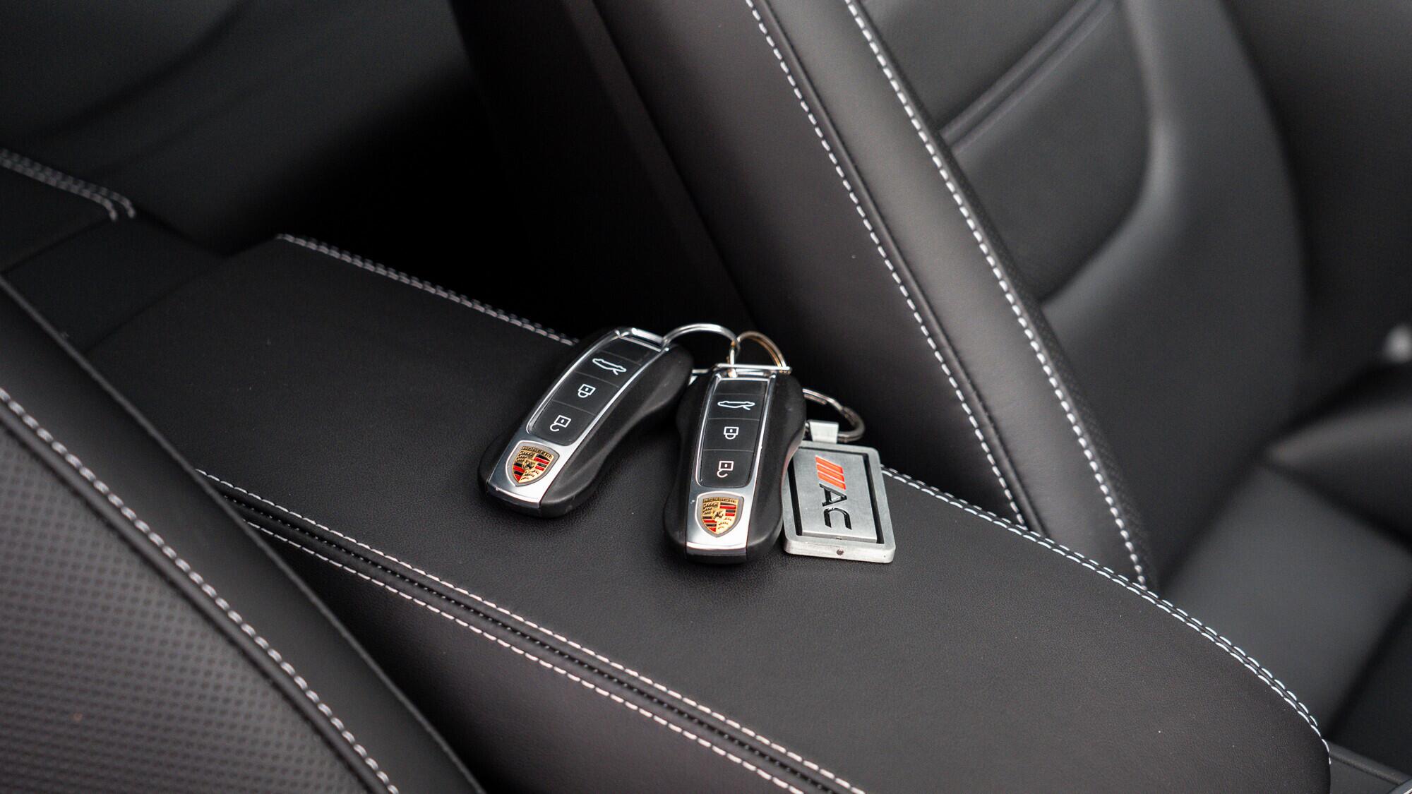 Porsche 911 view 55