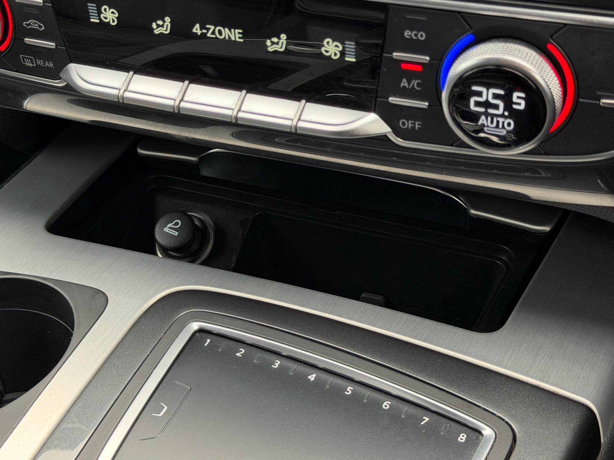 Audi Q7 view 38