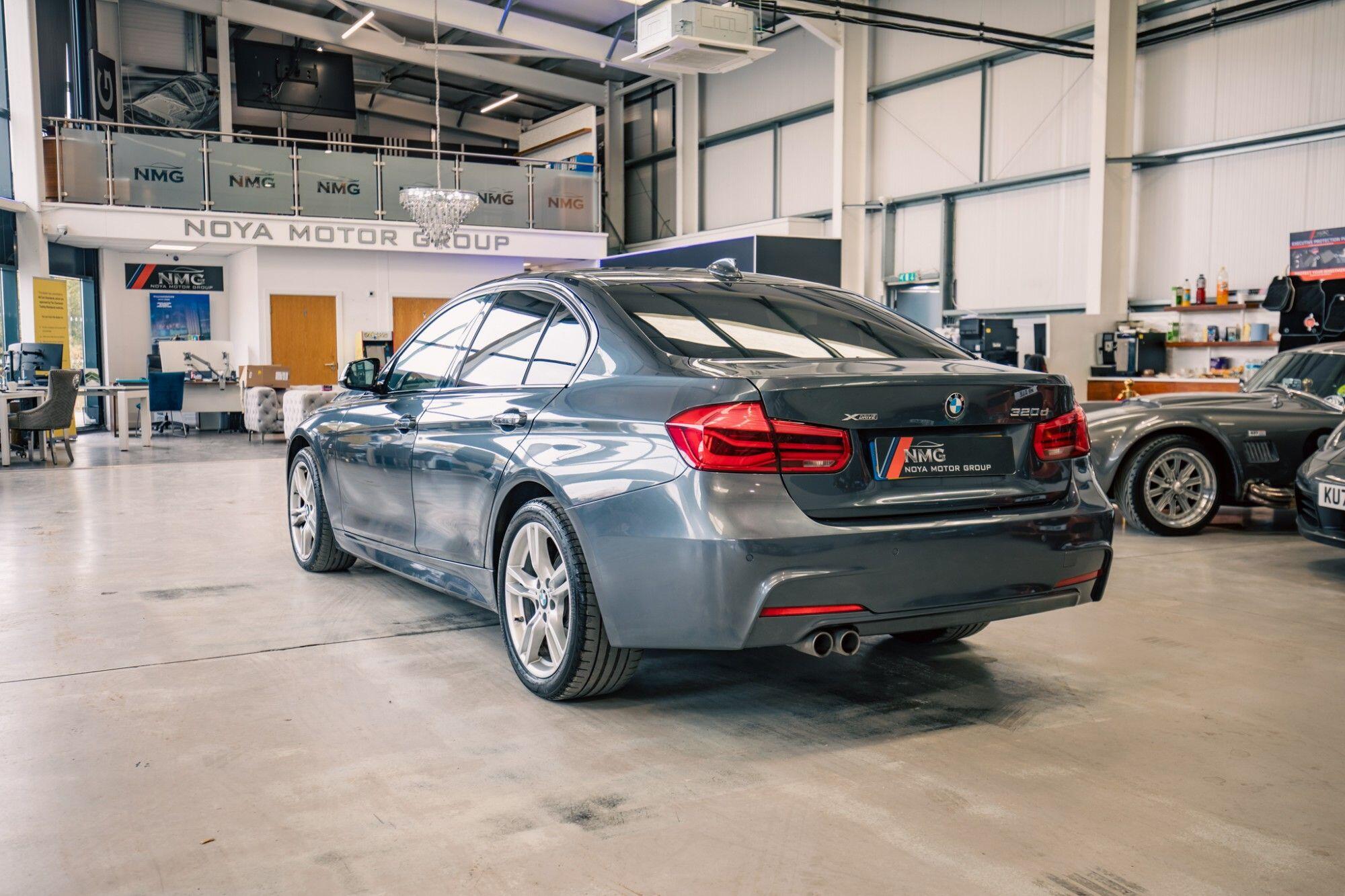 BMW 3 Series view 30
