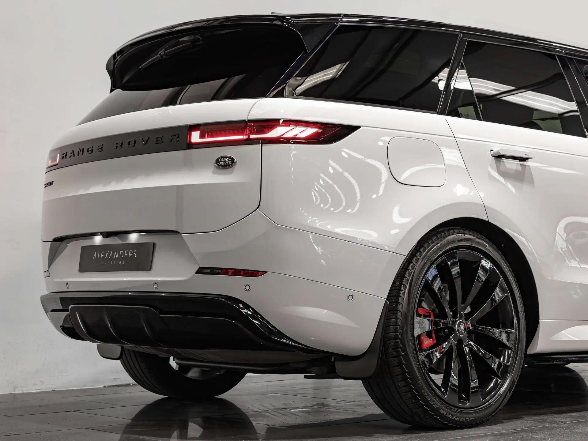 Land Rover Range Rover Sport view 13