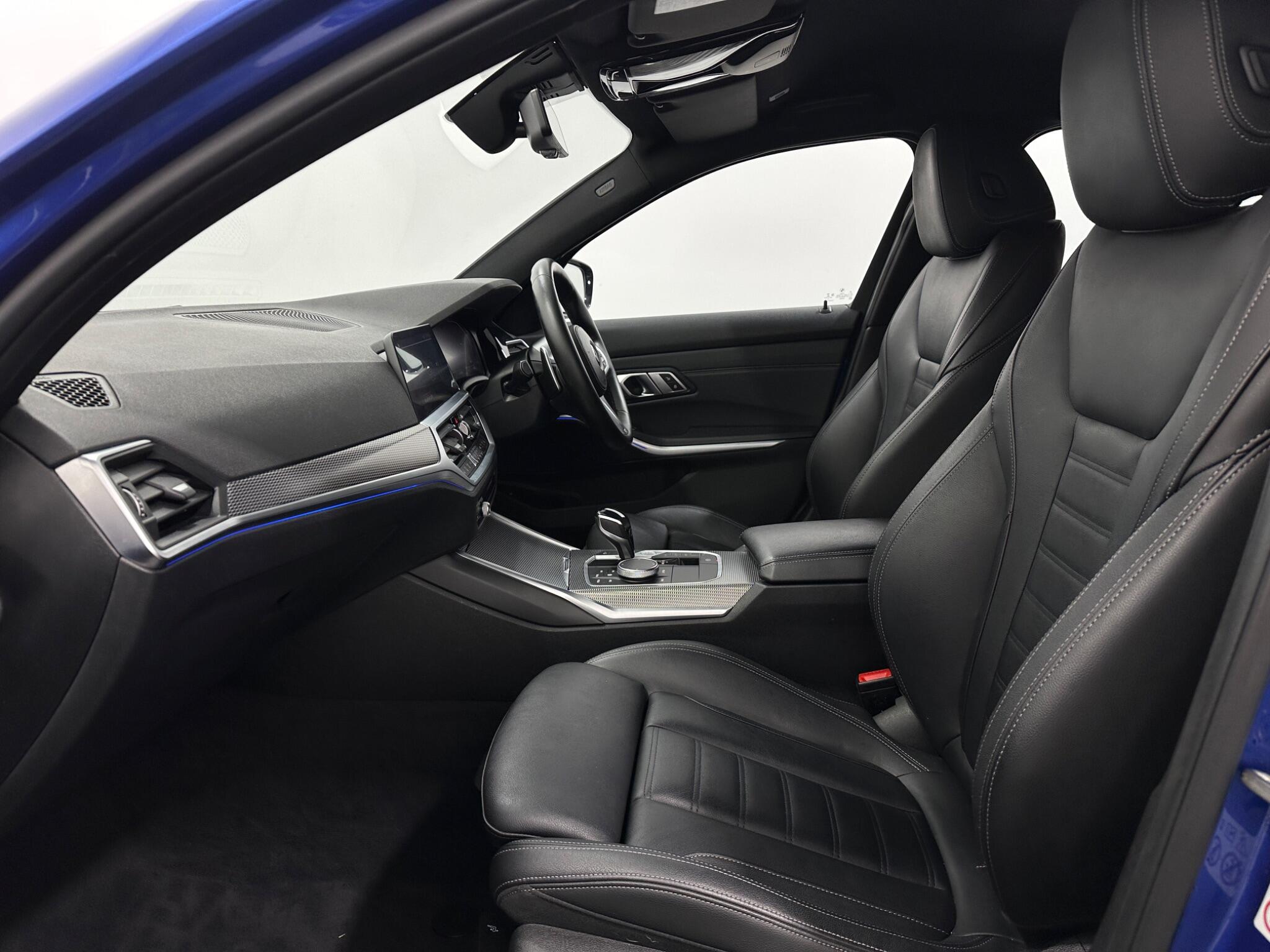 BMW 3 Series view 35