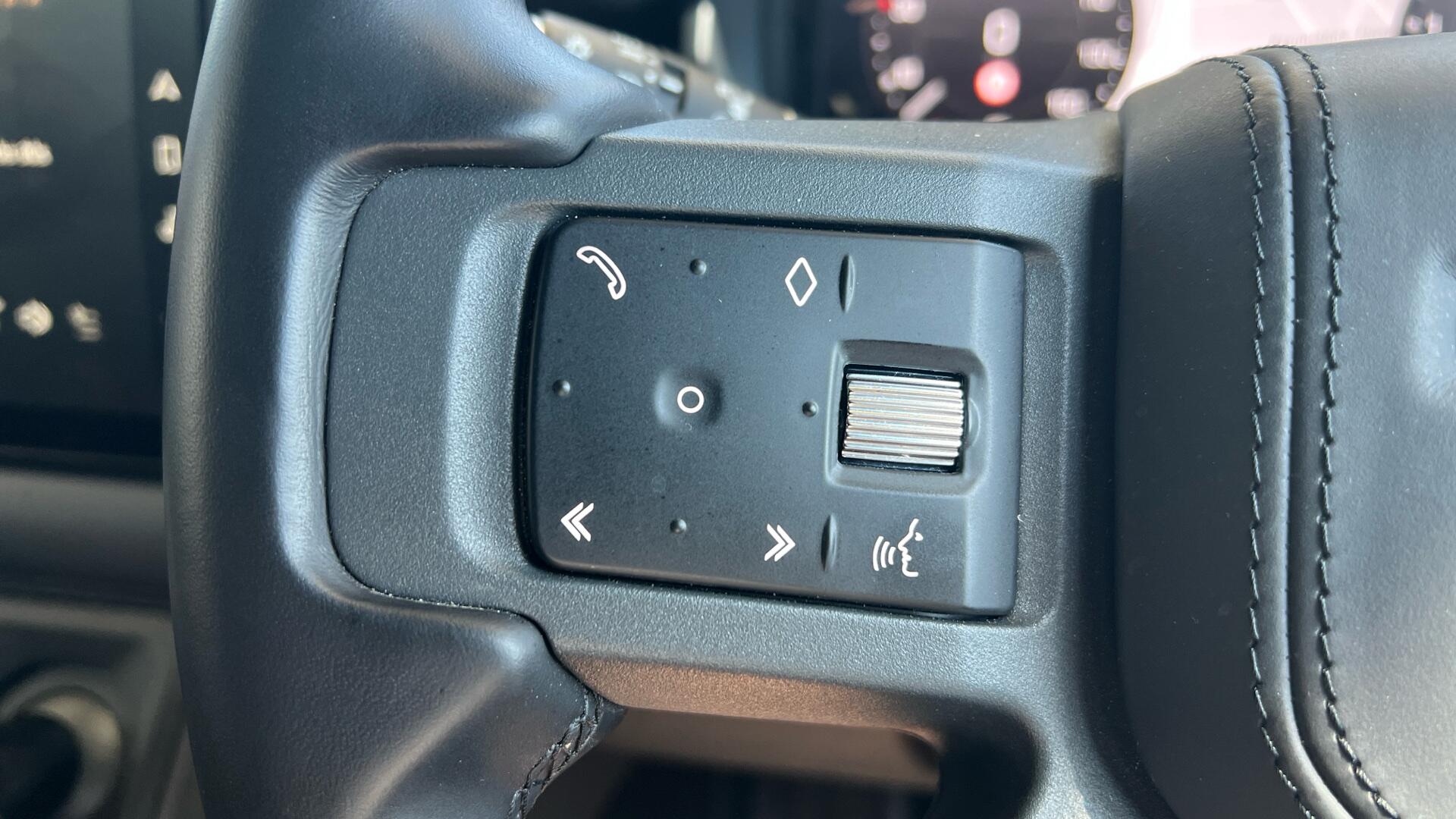 Land Rover Defender view 39