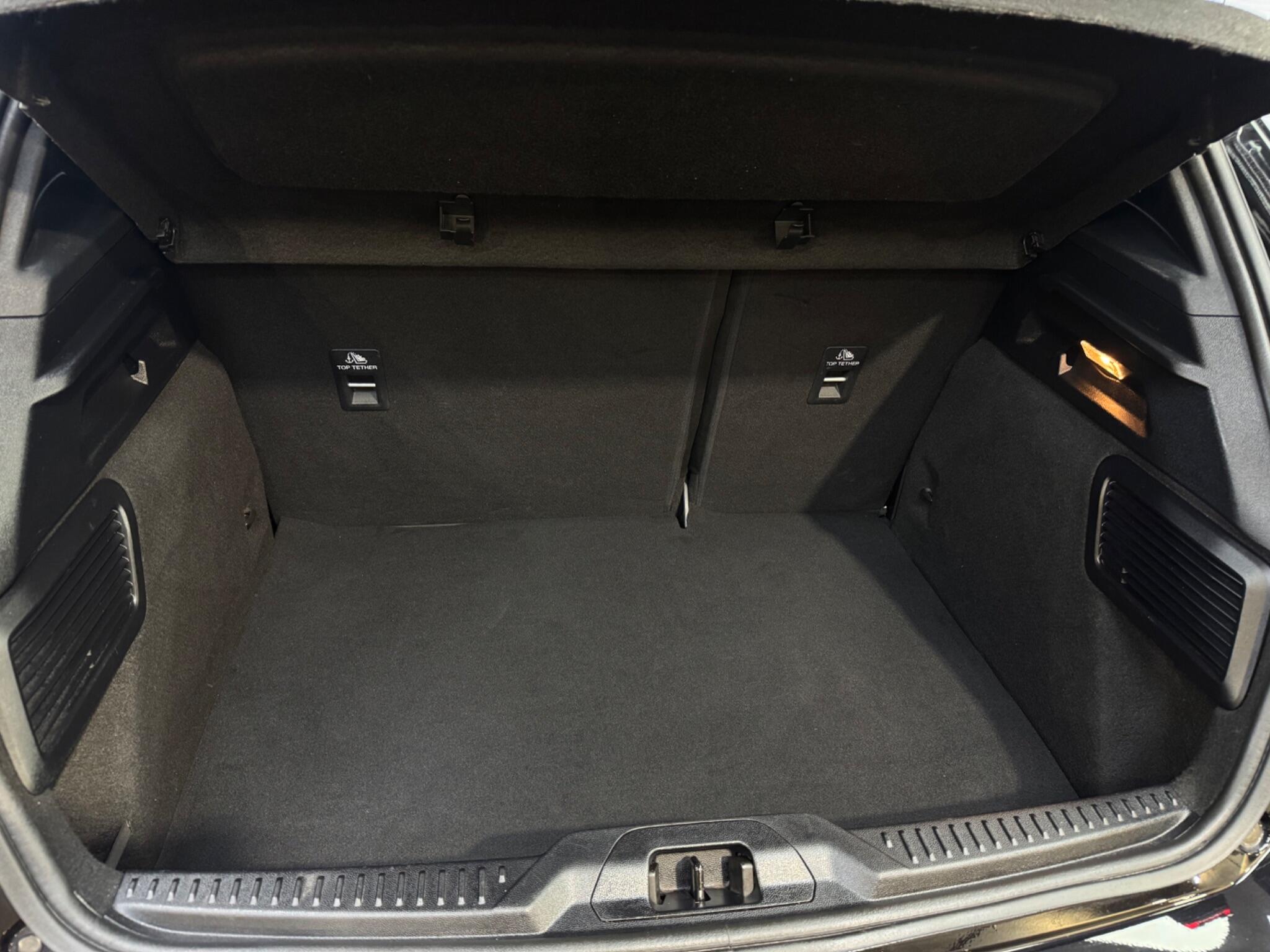 Ford Focus view 9