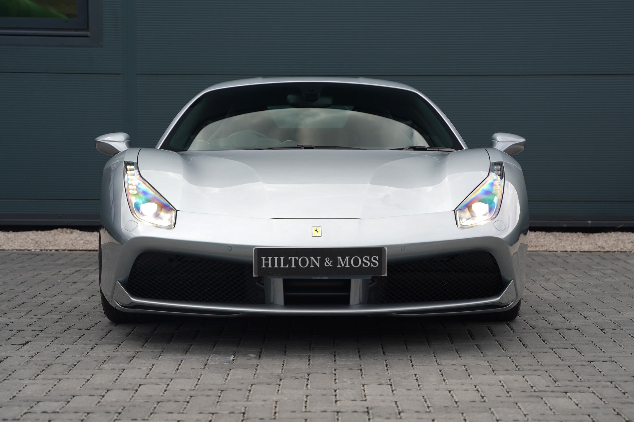 Ferrari 488 view 7