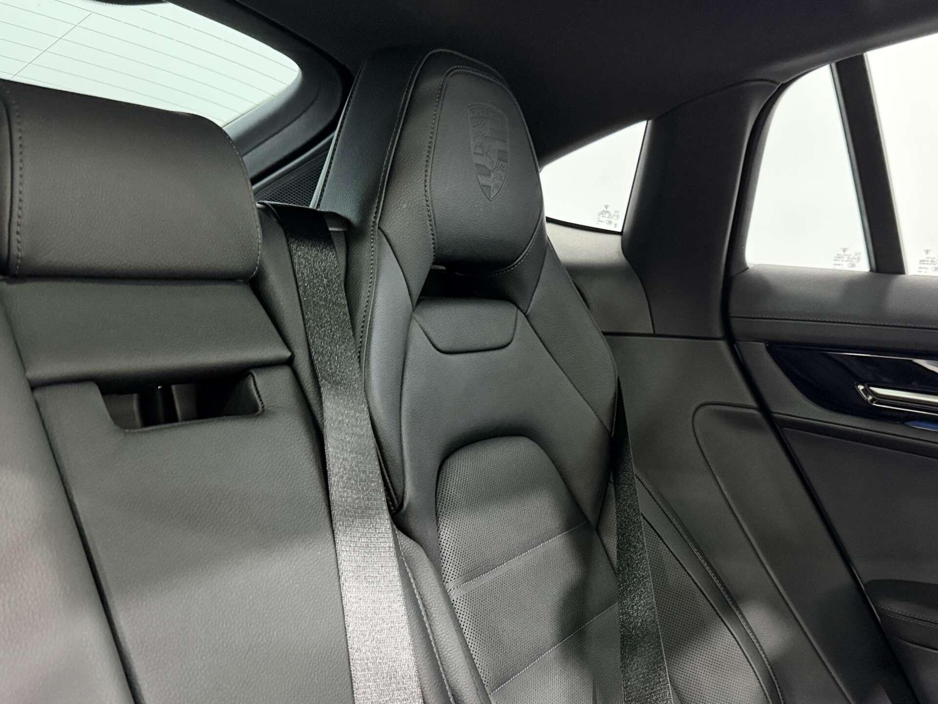 Porsche Panamera view 19