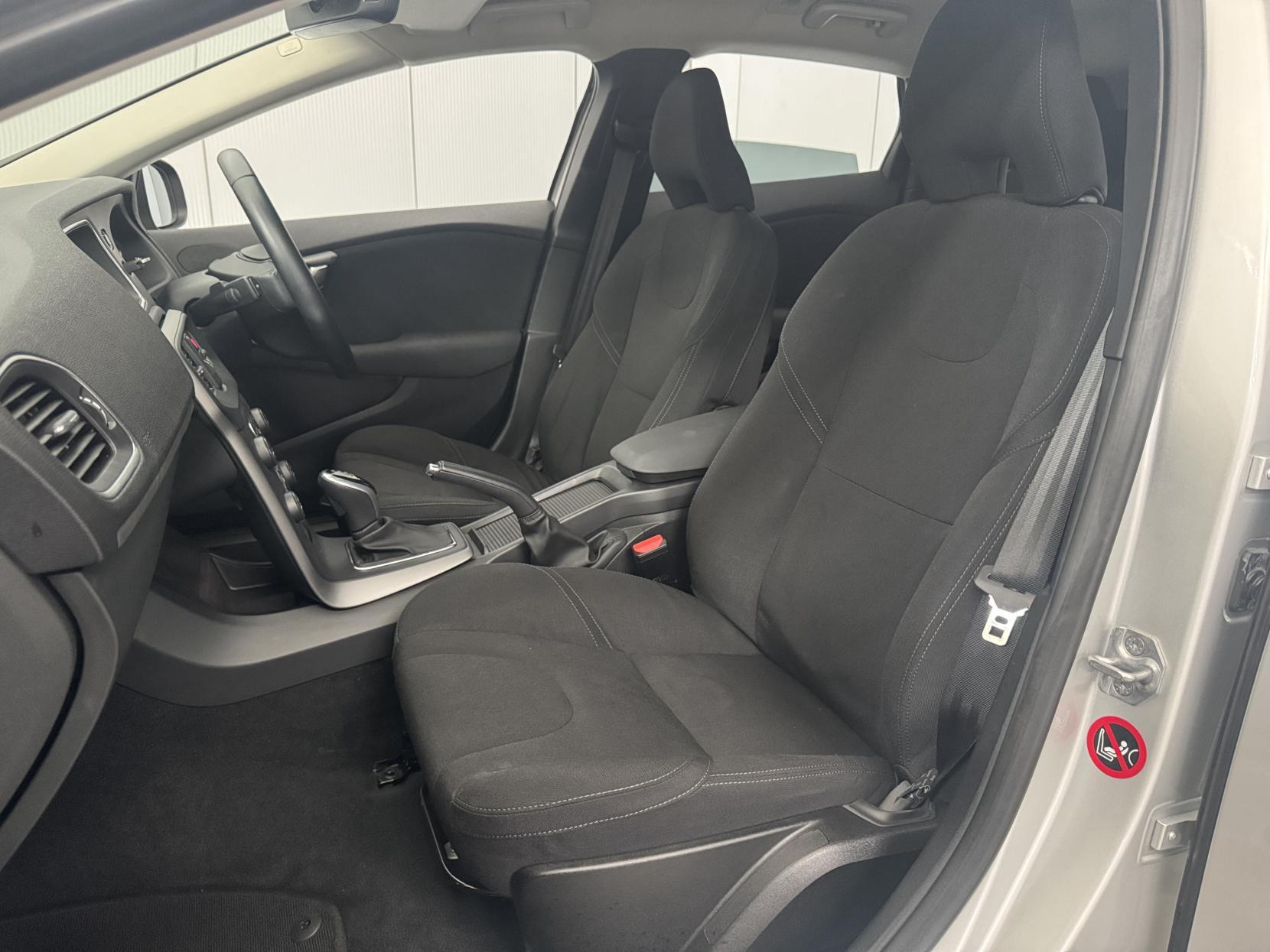 Volvo V40 view 61