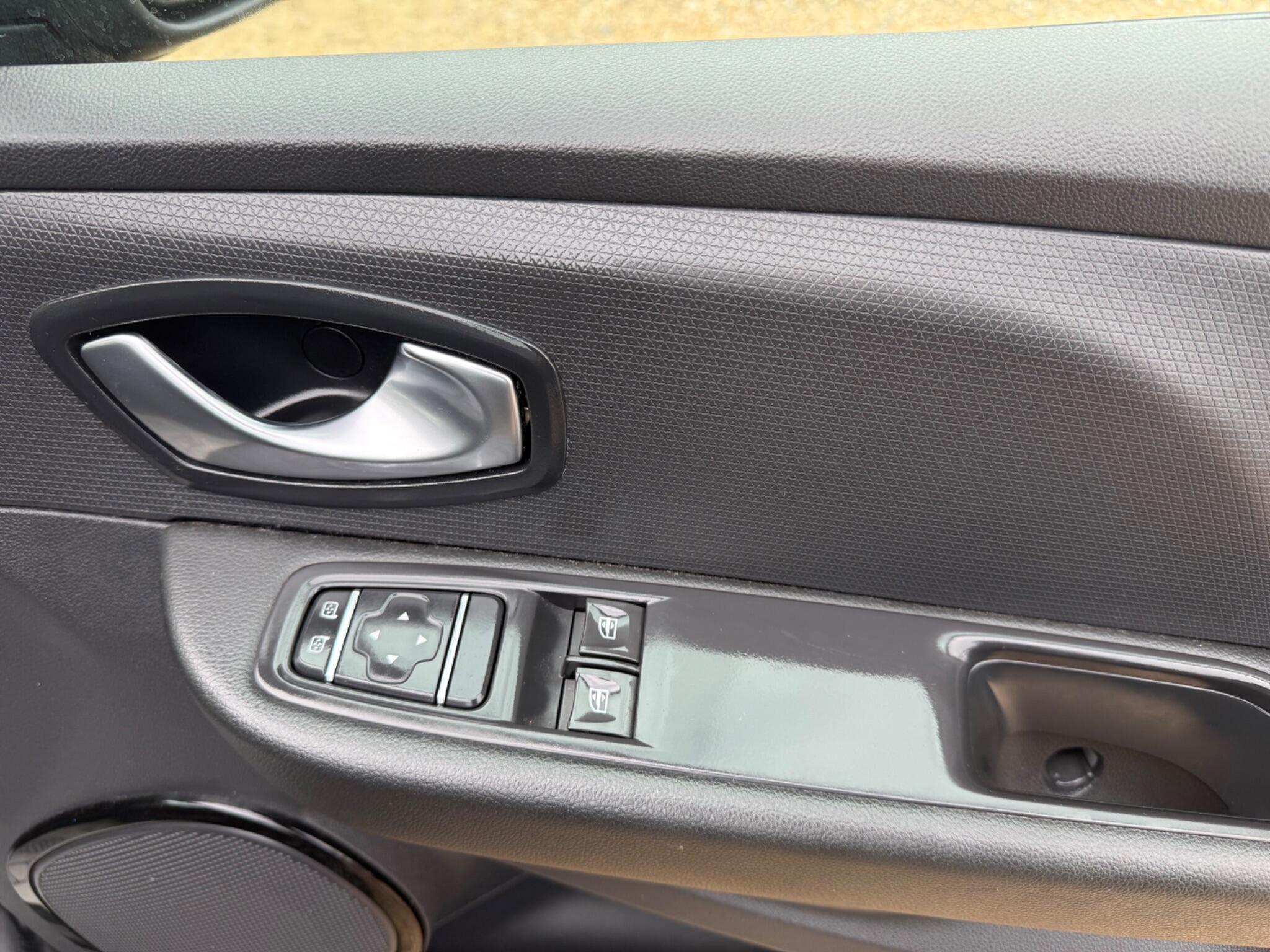 Renault Clio view 31