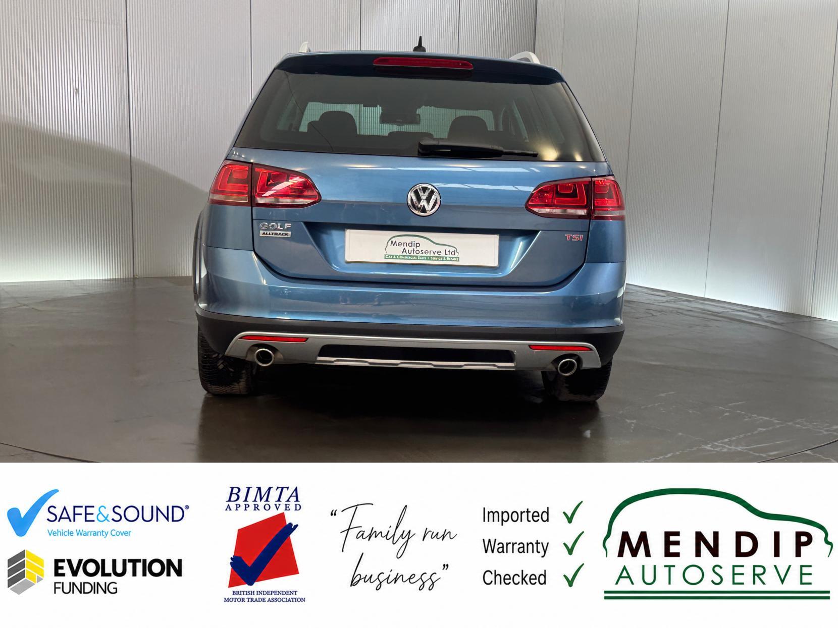 Volkswagen Golf view 18