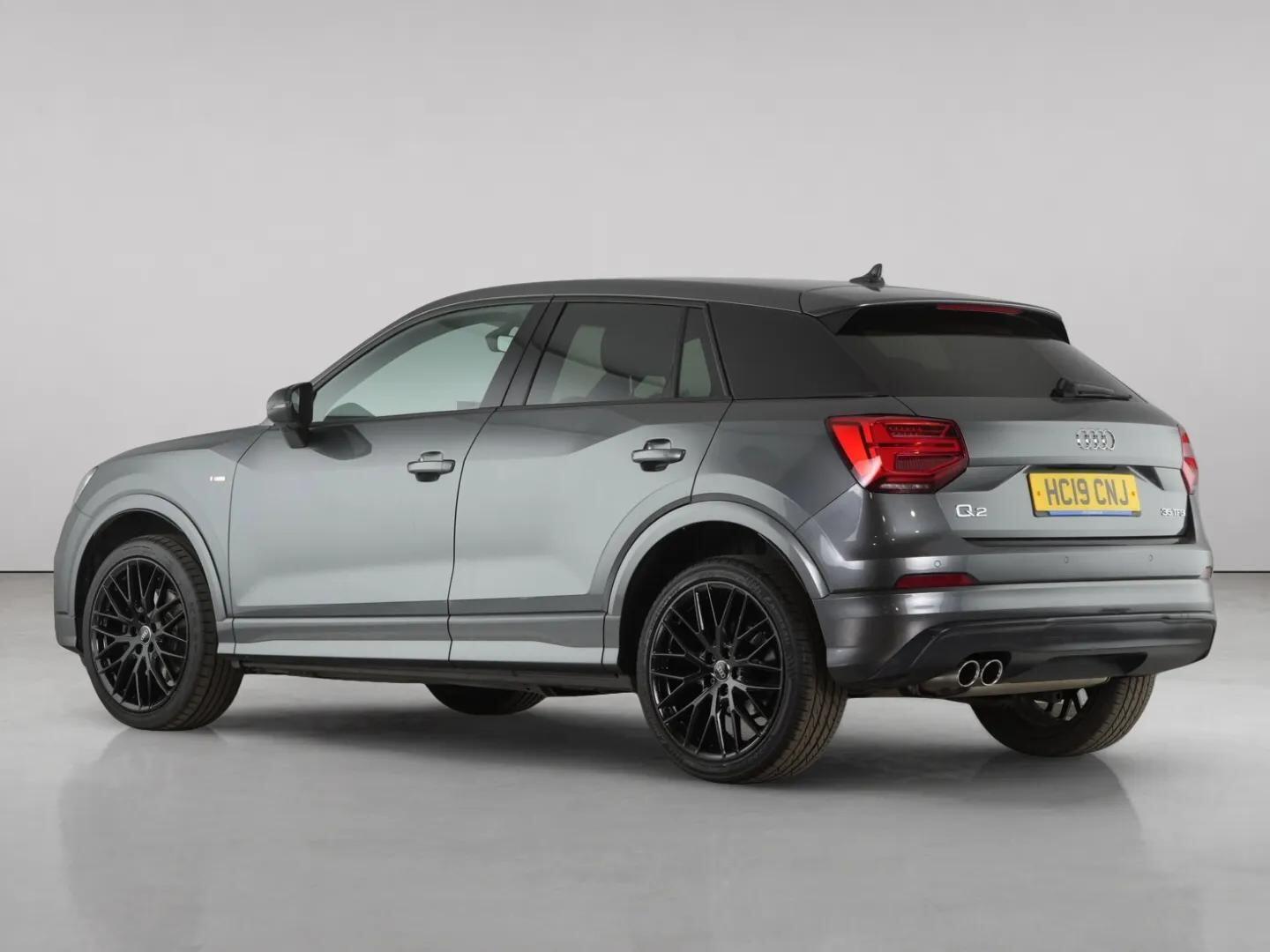 Audi Q2 view 6